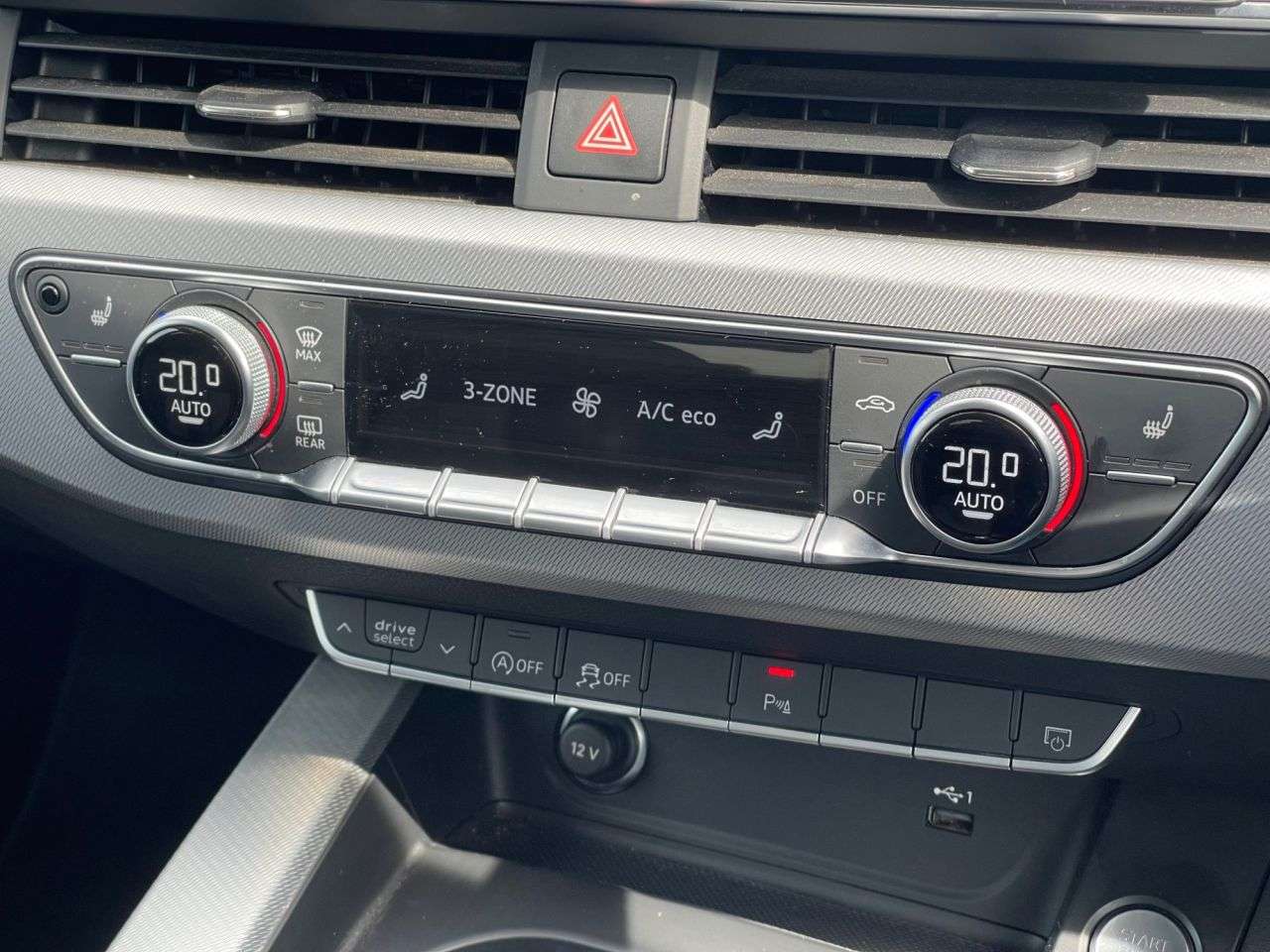 2022 AUDI A4 2022 AUDI A4