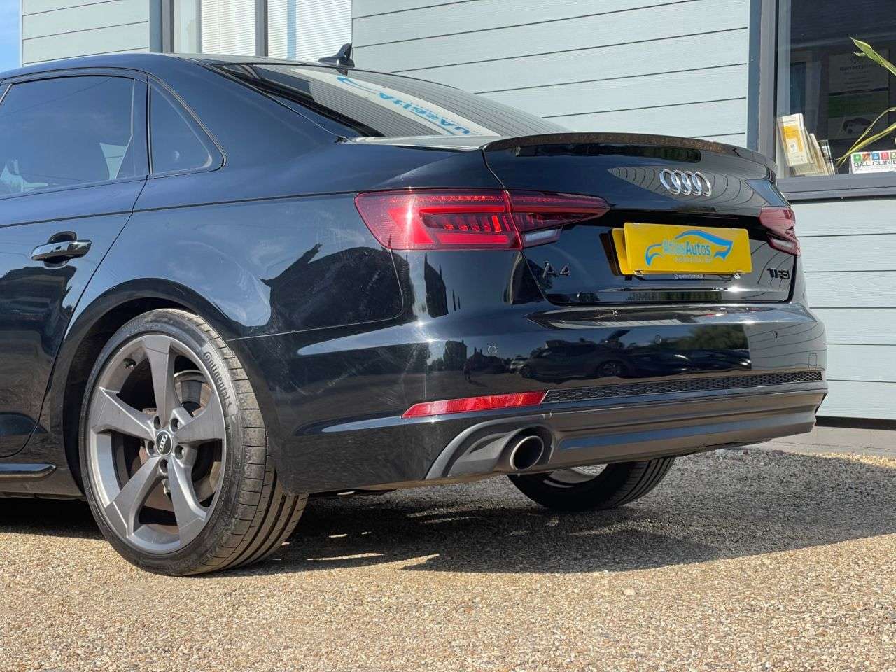 2017 AUDI A4 2017 AUDI A4