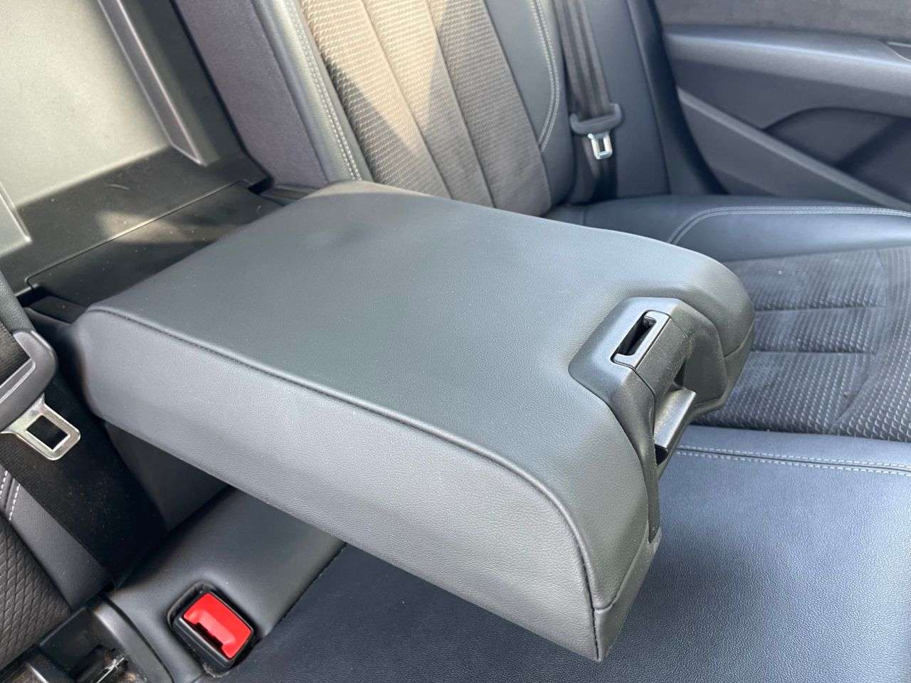 2017 AUDI A4 2017 AUDI A4