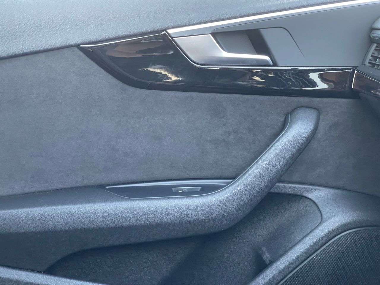 2017 AUDI A4 2017 AUDI A4