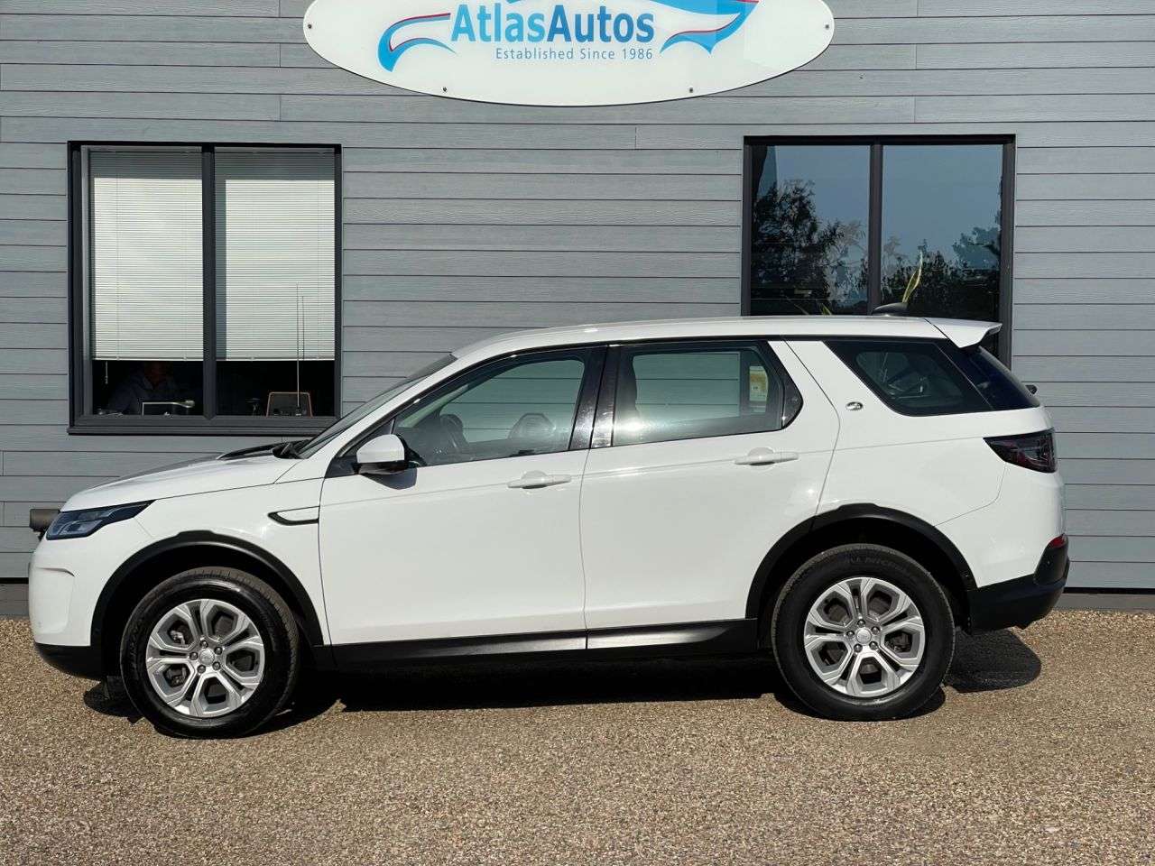 A 2021 LAND ROVER DISCOVERY SPORT 2.0 D200 MHEV S SUV 5dr Diesel Auto 4WD Euro 6 (s/s) (204 ps) A 2021 LAND ROVER DISCOVERY SPORT 2.0 D200 MHEV S SUV 5dr Diesel Auto 4WD Euro 6 (s/s) (204 ps)