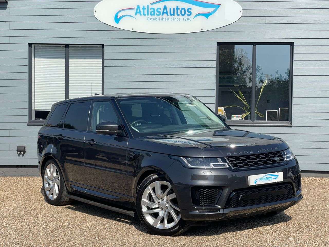 A 2018 LAND ROVER RANGE ROVER SPORT 3.0 SD V6 HSE Dynamic SUV 5dr Diesel Auto 4WD Euro 6 (s/s) (306 ps) A 2018 LAND ROVER RANGE ROVER SPORT 3.0 SD V6 HSE Dynamic SUV 5dr Diesel Auto 4WD Euro 6 (s/s) (306 ps)