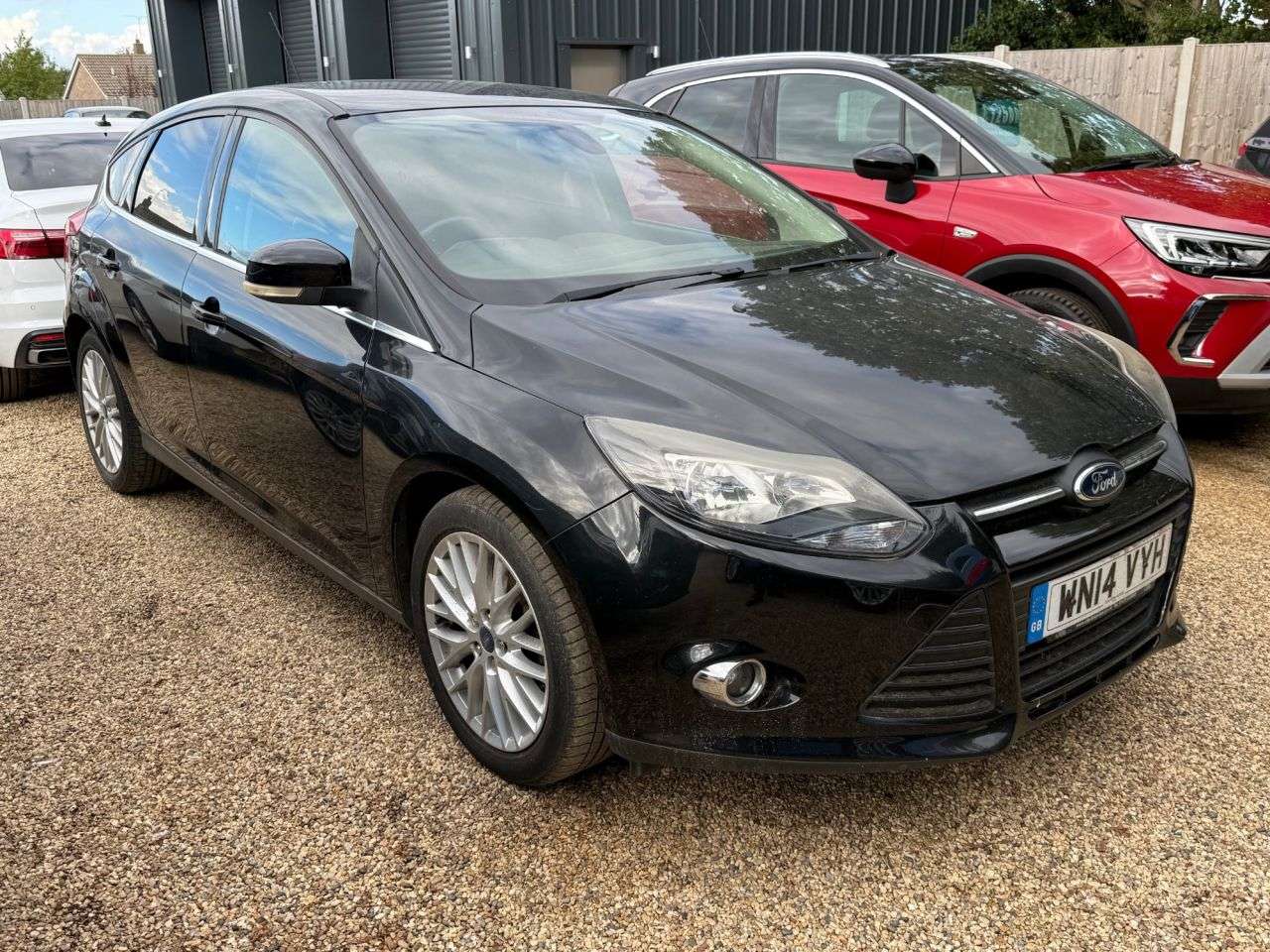 A 2014 FORD FOCUS 1.0T EcoBoost Zetec Hatchback 5dr Petrol Manual Euro 5 (s/s) (100 ps) A 2014 FORD FOCUS 1.0T EcoBoost Zetec Hatchback 5dr Petrol Manual Euro 5 (s/s) (100 ps)