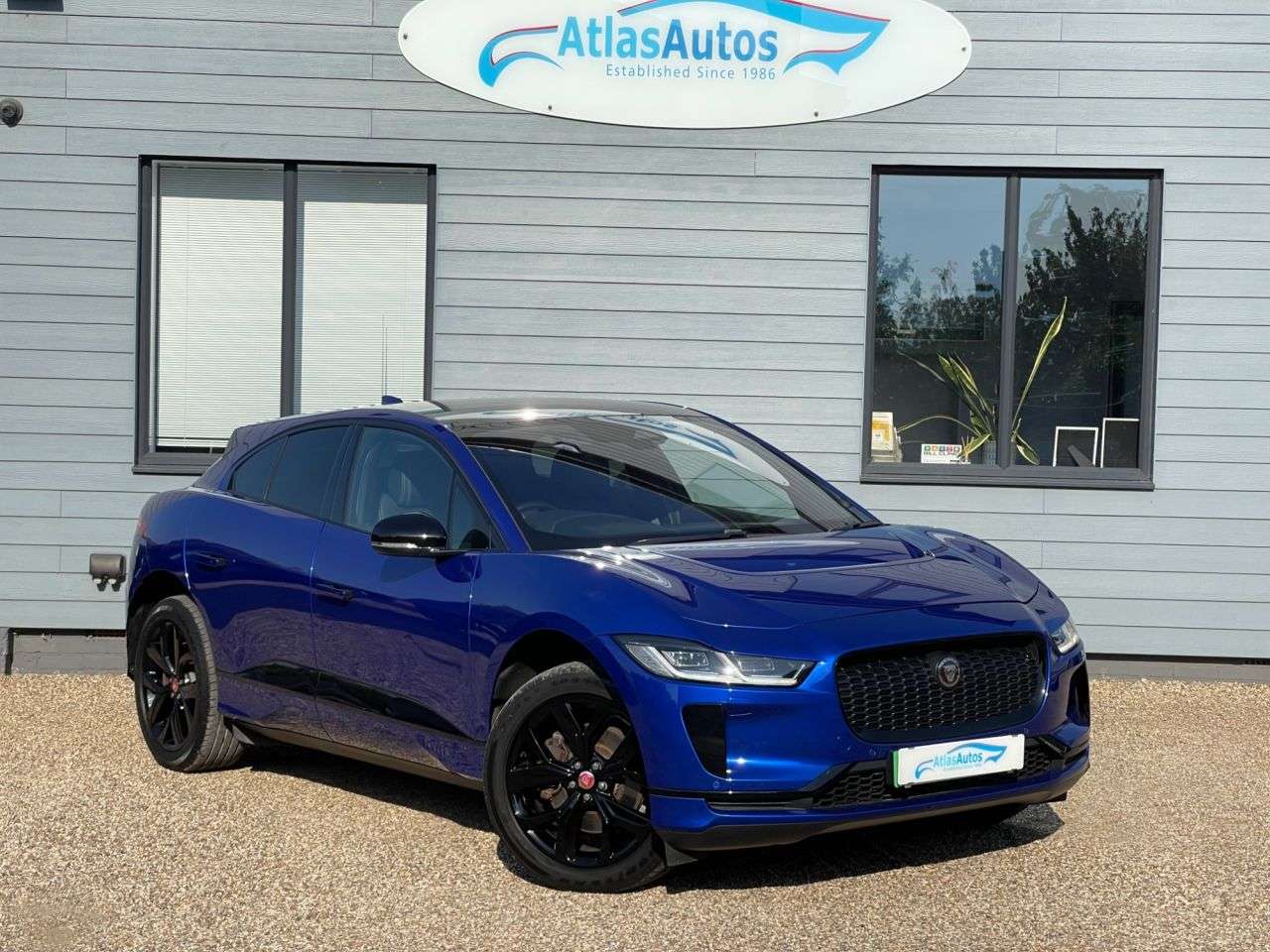 A 2022 JAGUAR I-PACE 400 90kWh HSE Black SUV 5dr Electric Auto 4WD (400 ps) A 2022 JAGUAR I-PACE 400 90kWh HSE Black SUV 5dr Electric Auto 4WD (400 ps)