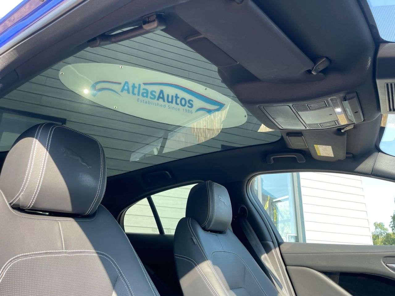 A 2022 JAGUAR I-PACE 400 90kWh HSE Black SUV 5dr Electric Auto 4WD (400 ps) A 2022 JAGUAR I-PACE 400 90kWh HSE Black SUV 5dr Electric Auto 4WD (400 ps)