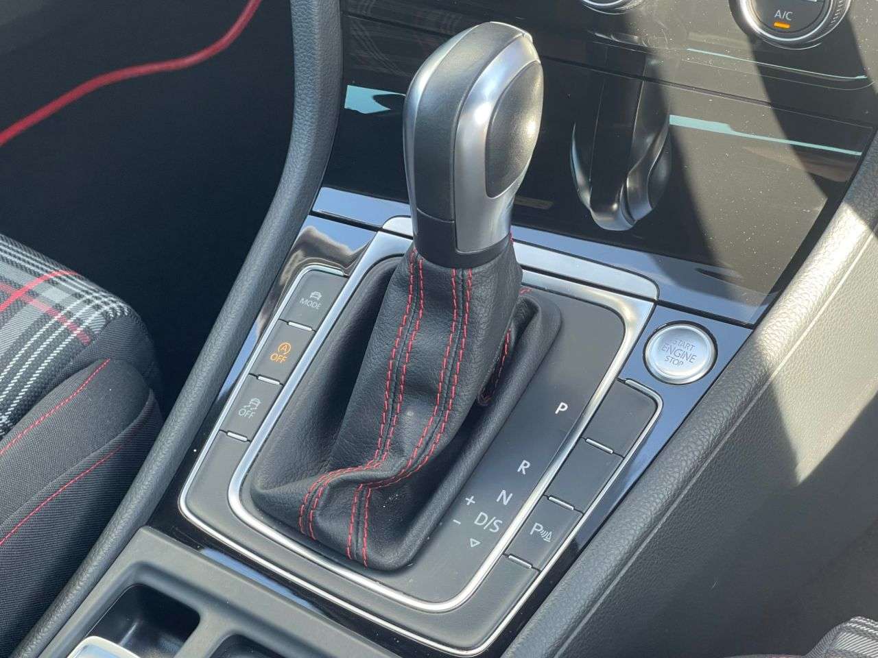 2019 VOLKSWAGEN GOLF 2019 VOLKSWAGEN GOLF