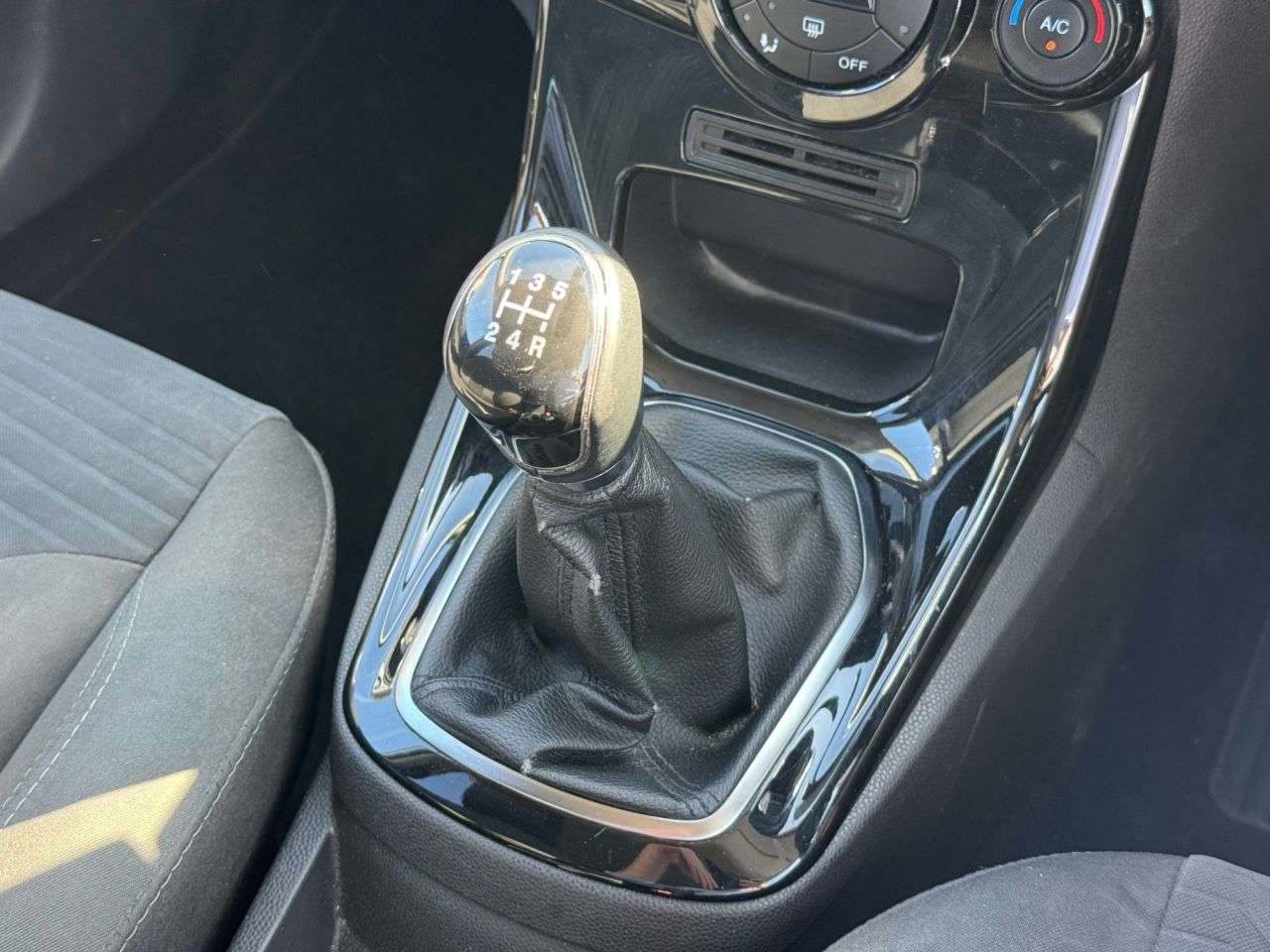 2015 FORD FIESTA 2015 FORD FIESTA