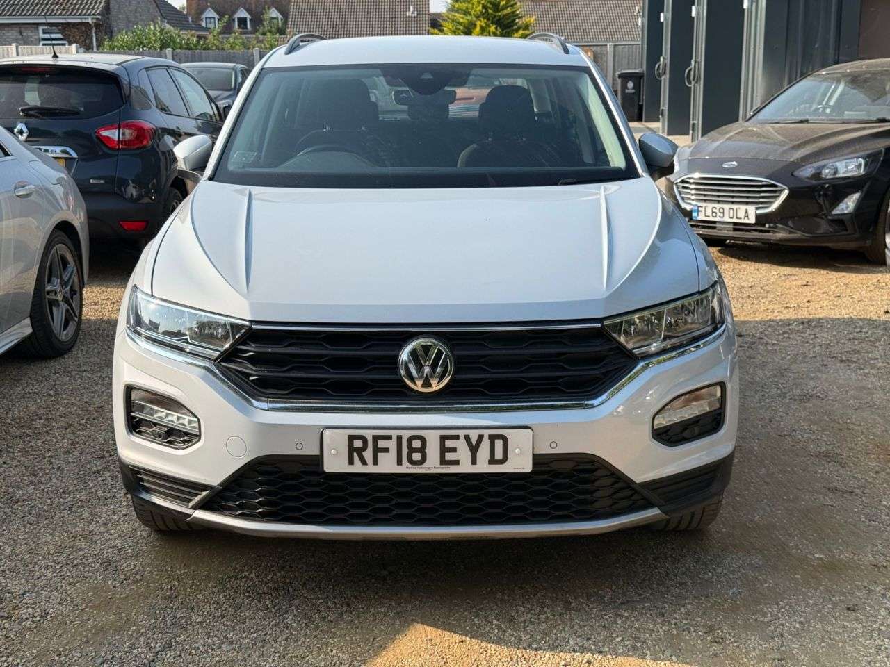 A 2018 VOLKSWAGEN T-ROC 1.0 TSI SE SUV 5dr Petrol Manual Euro 6 (s/s) (115 ps) A 2018 VOLKSWAGEN T-ROC 1.0 TSI SE SUV 5dr Petrol Manual Euro 6 (s/s) (115 ps)