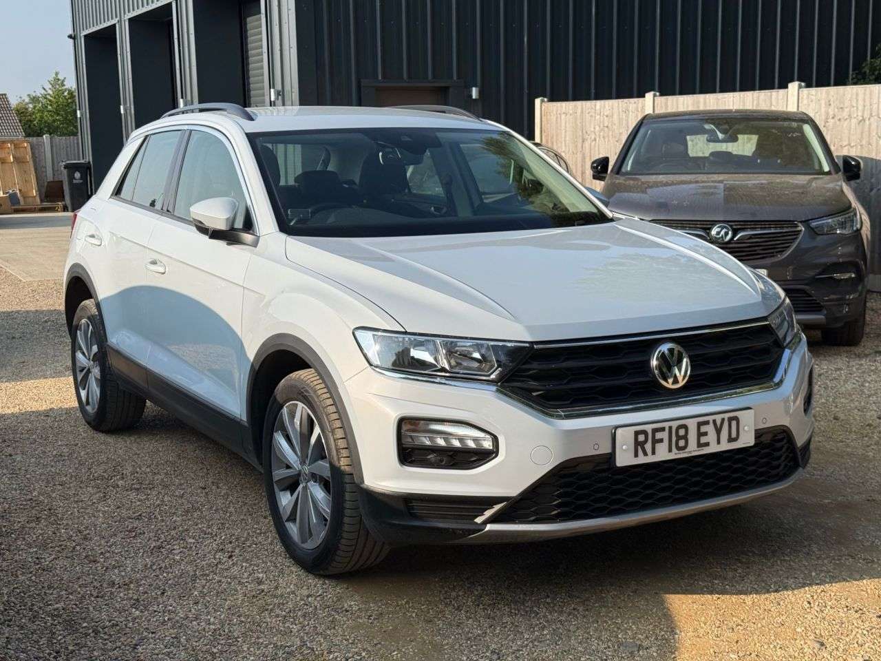 A 2018 VOLKSWAGEN T-ROC 1.0 TSI SE SUV 5dr Petrol Manual Euro 6 (s/s) (115 ps) A 2018 VOLKSWAGEN T-ROC 1.0 TSI SE SUV 5dr Petrol Manual Euro 6 (s/s) (115 ps)