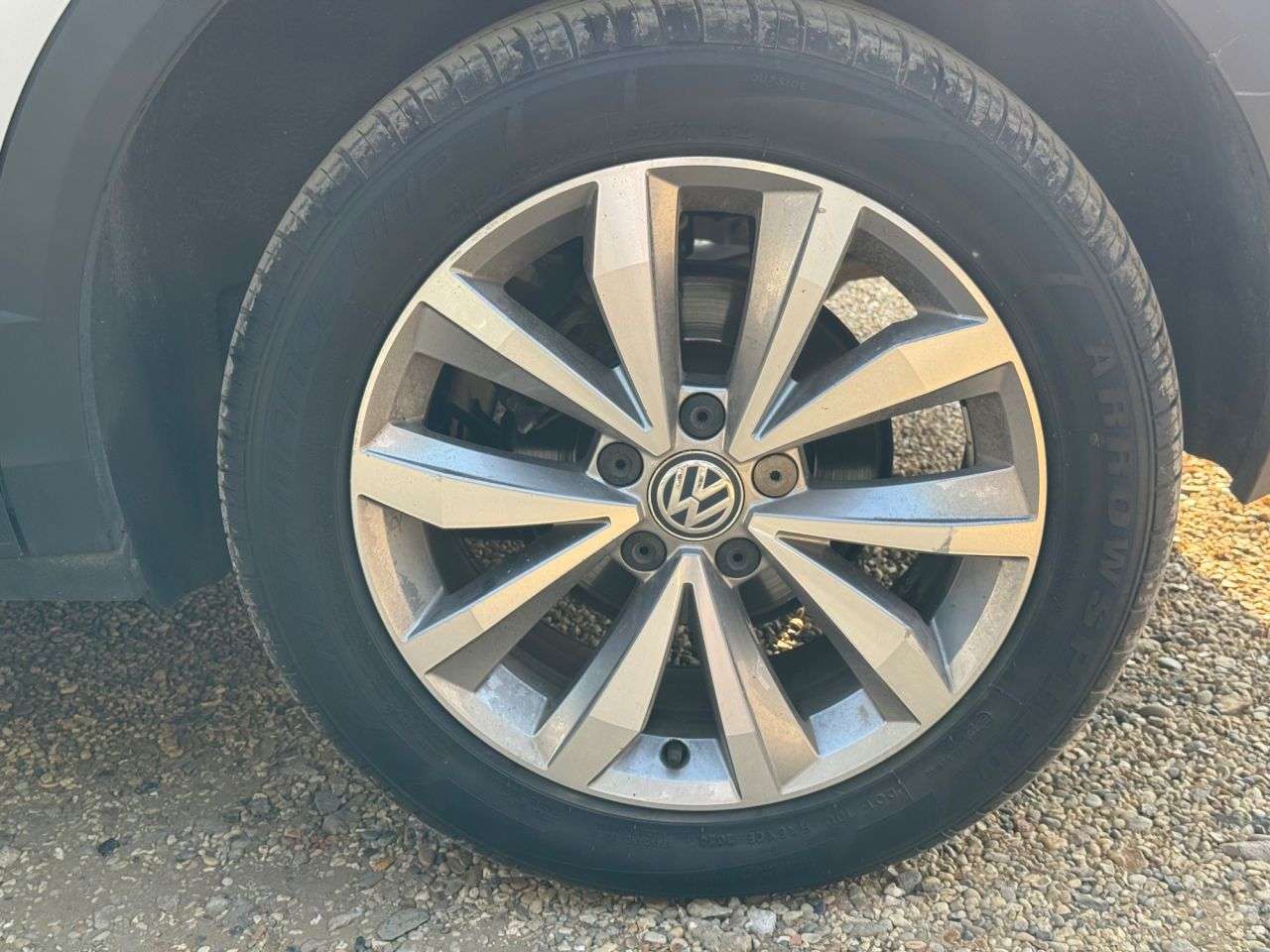 A 2018 VOLKSWAGEN T-ROC 1.0 TSI SE SUV 5dr Petrol Manual Euro 6 (s/s) (115 ps) A 2018 VOLKSWAGEN T-ROC 1.0 TSI SE SUV 5dr Petrol Manual Euro 6 (s/s) (115 ps)
