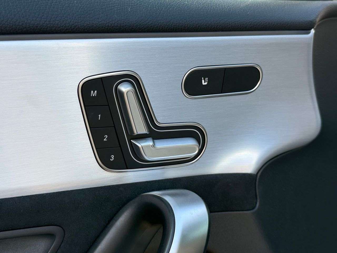 A 2020 MERCEDES-BENZ A CLASS 2.0 A250 AMG Line (Premium Plus 2) Hatchback 5dr Petrol 7G-DCT Euro 6 (s/s) A 2020 MERCEDES-BENZ A CLASS 2.0 A250 AMG Line (Premium Plus 2) Hatchback 5dr Petrol 7G-DCT Euro 6 (s/s)