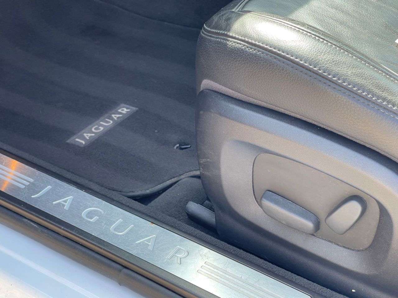 2011 JAGUAR XF 2011 JAGUAR XF