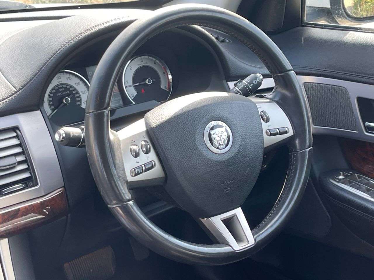 2011 JAGUAR XF 2011 JAGUAR XF