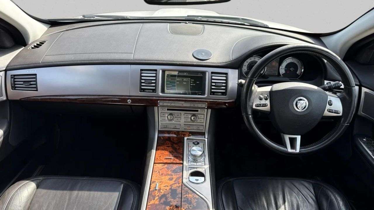 2011 JAGUAR XF 2011 JAGUAR XF