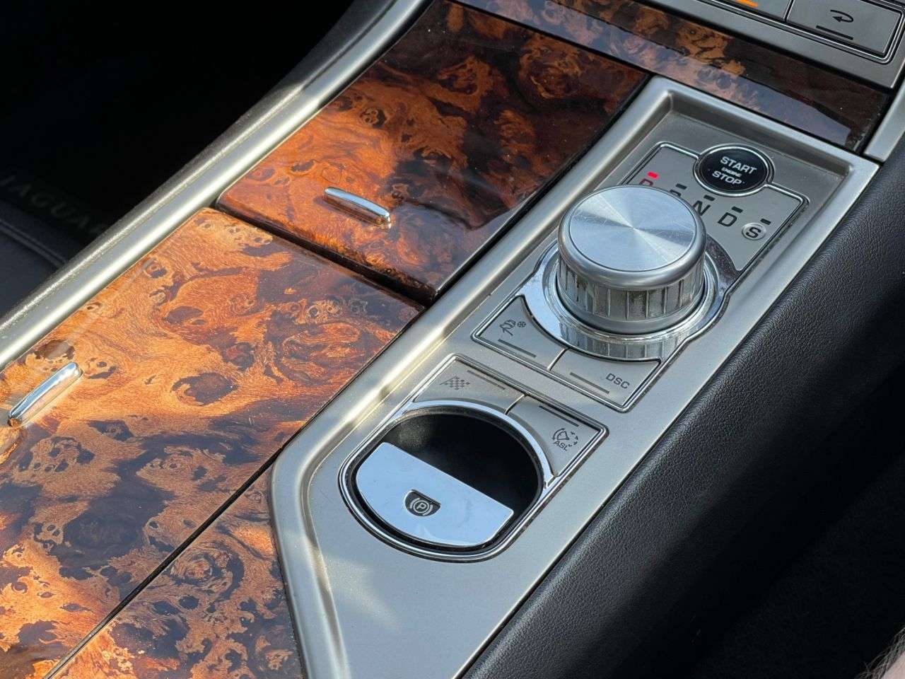 2011 JAGUAR XF 2011 JAGUAR XF