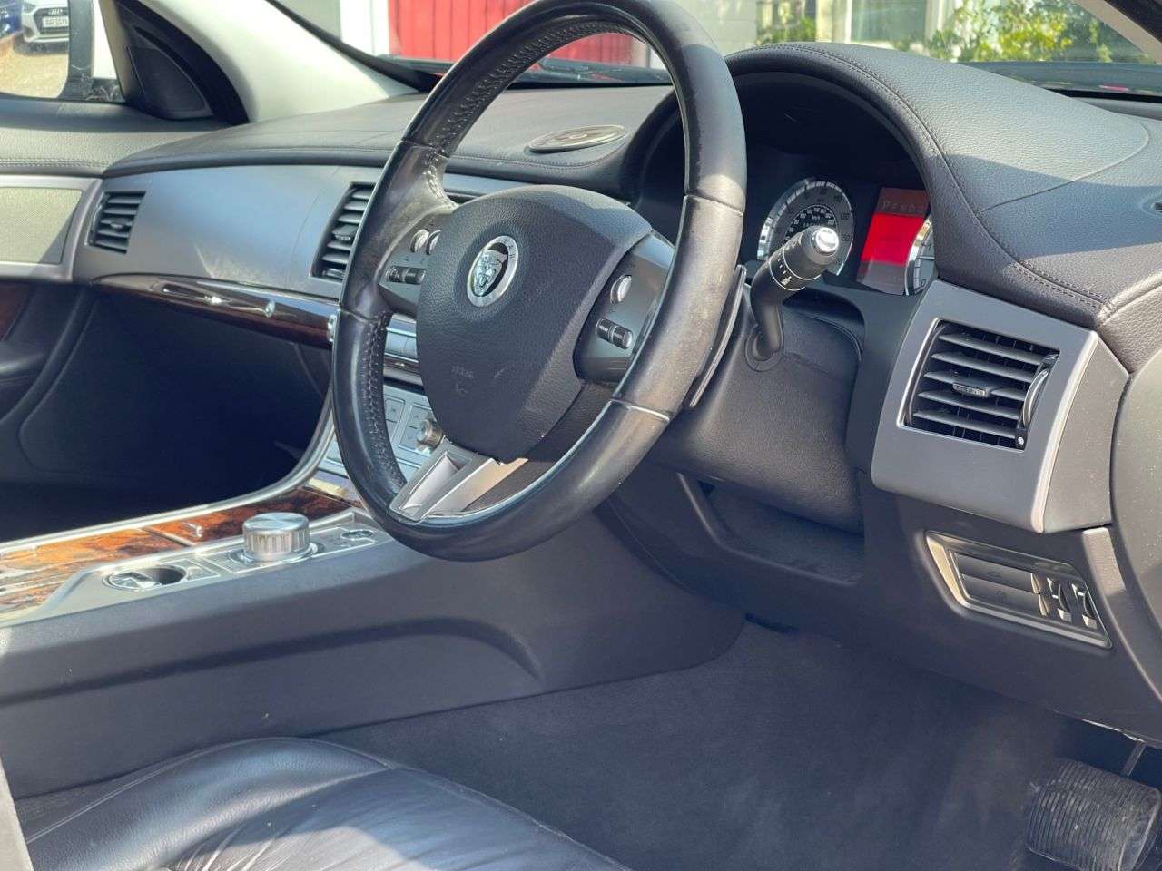 2011 JAGUAR XF 2011 JAGUAR XF