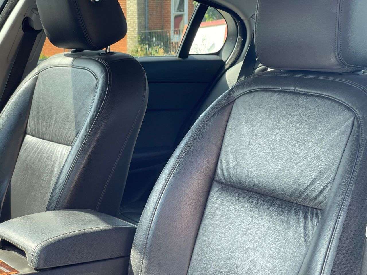 2011 JAGUAR XF 2011 JAGUAR XF