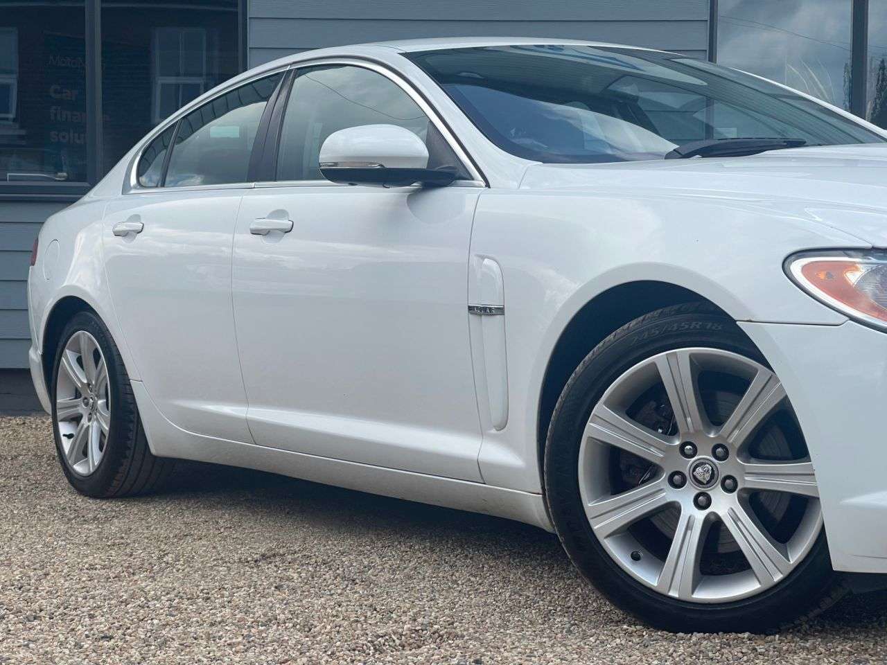 2011 JAGUAR XF 2011 JAGUAR XF