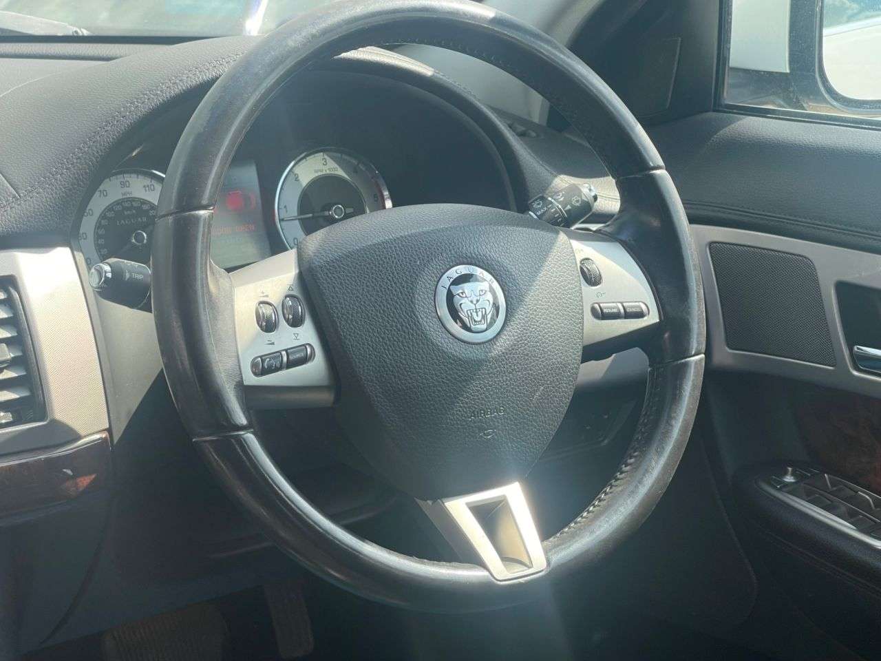 2011 JAGUAR XF 2011 JAGUAR XF