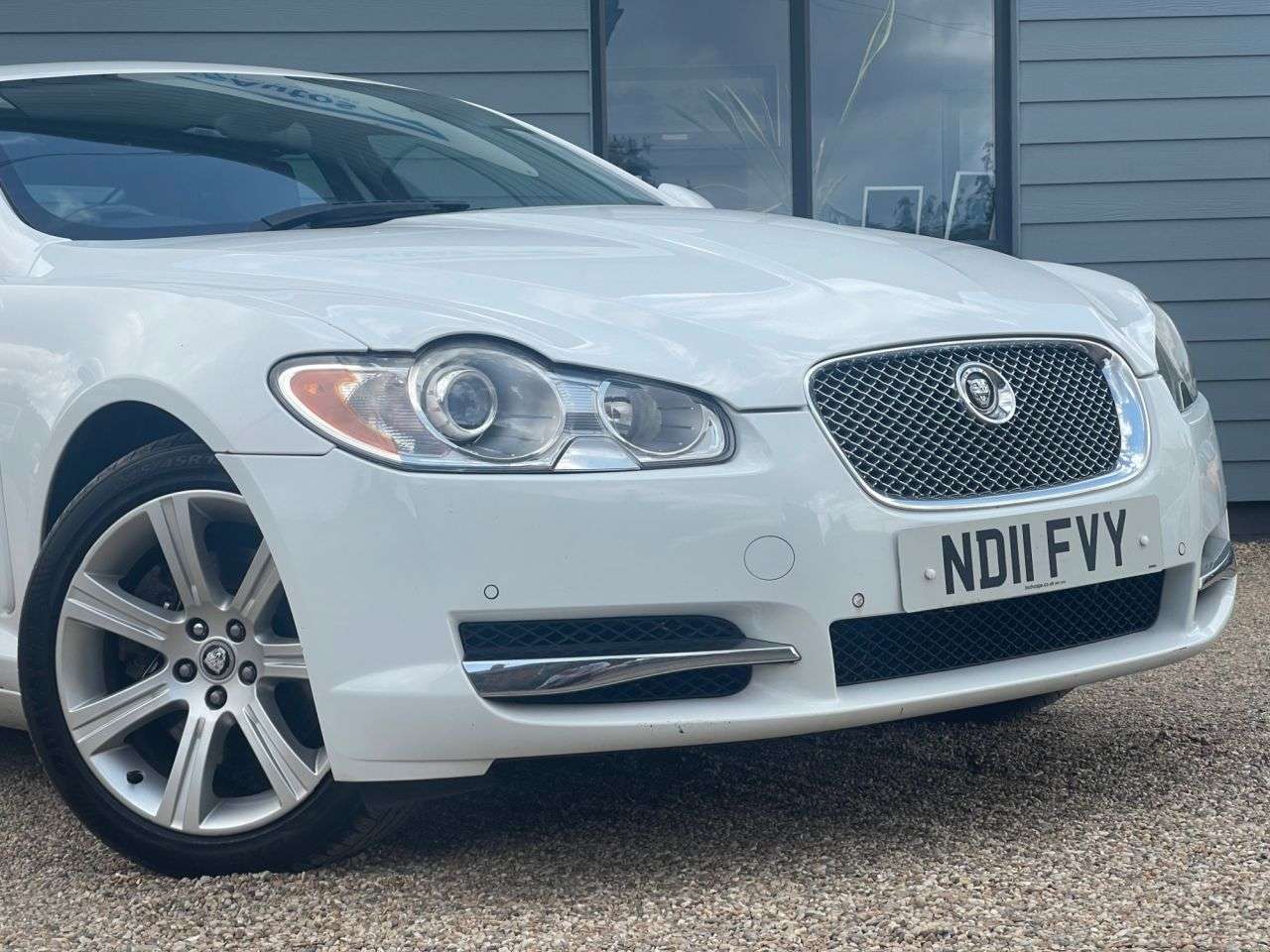 2011 JAGUAR XF 2011 JAGUAR XF