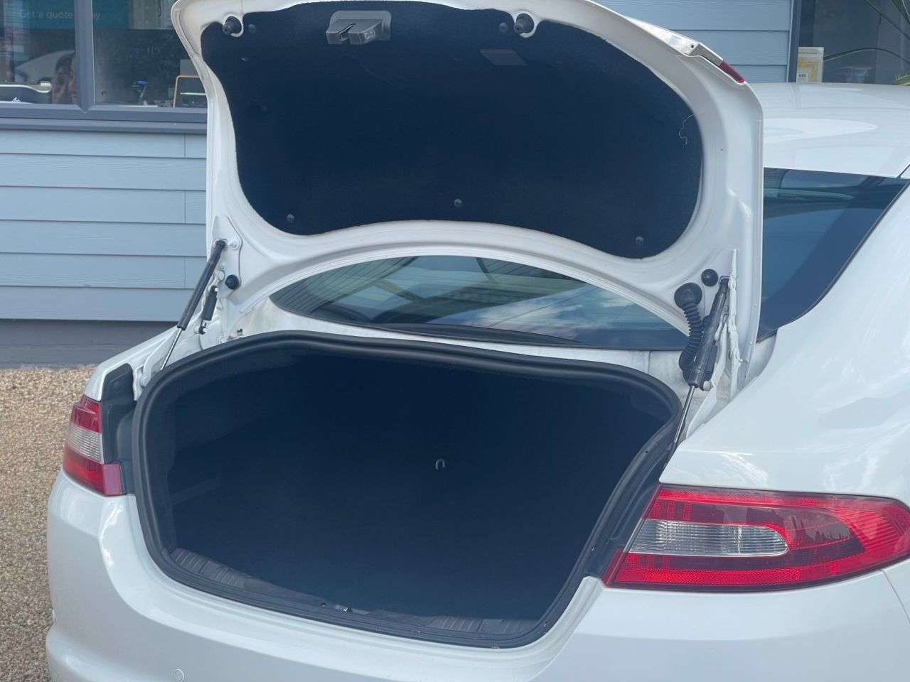 2011 JAGUAR XF 2011 JAGUAR XF