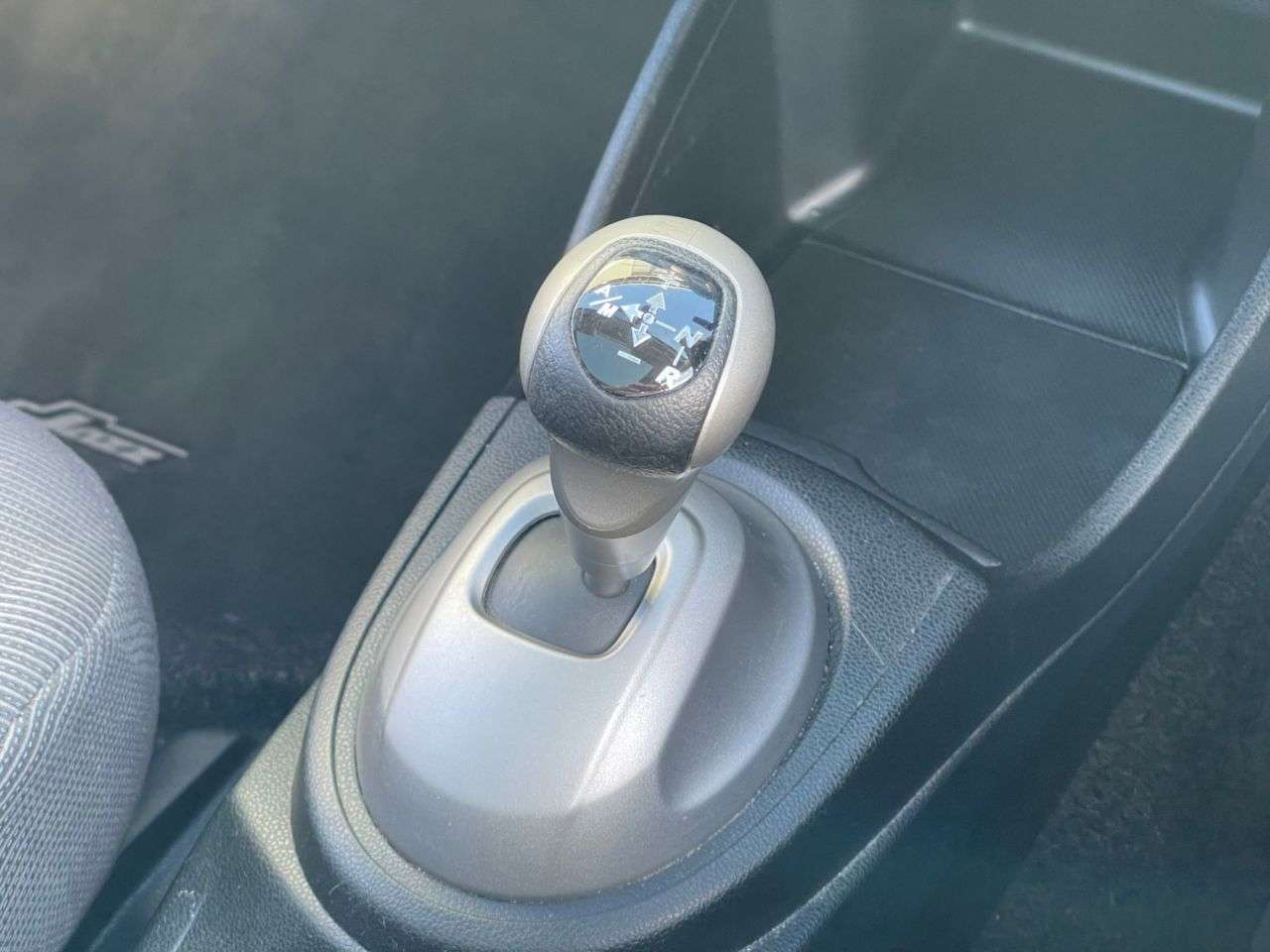 A 2010 HONDA JAZZ 1.4 i-VTEC EX Hatchback 5dr Petrol i SHIFT Euro 4 (100 ps) A 2010 HONDA JAZZ 1.4 i-VTEC EX Hatchback 5dr Petrol i SHIFT Euro 4 (100 ps)