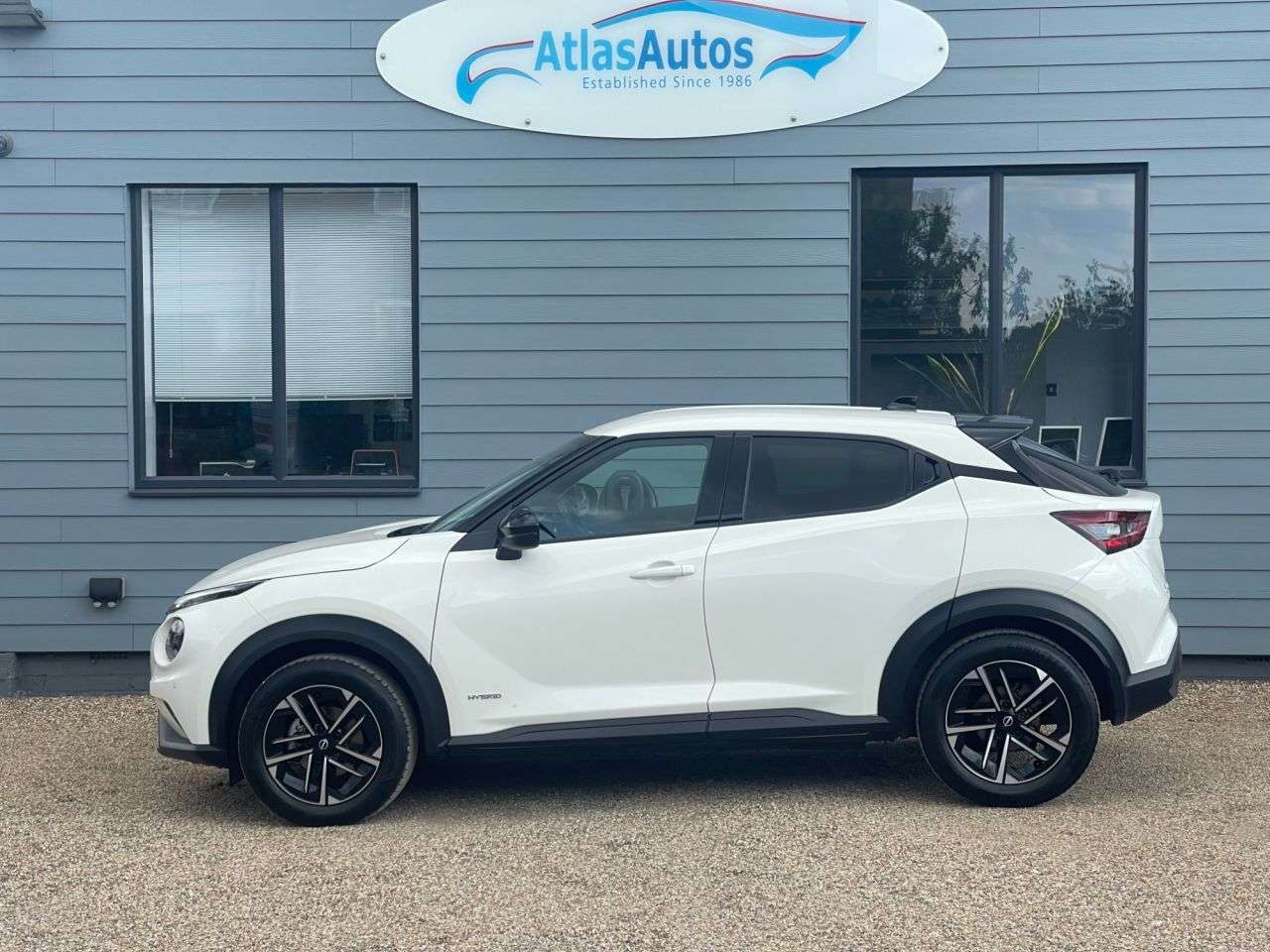A 2024 NISSAN JUKE 1.6 N-Connecta SUV 5dr Petrol Hybrid Auto Euro 6 (143 ps) APPLE CAR PLAY, P A 2024 NISSAN JUKE 1.6 N-Connecta SUV 5dr Petrol Hybrid Auto Euro 6 (143 ps) APPLE CAR PLAY, P