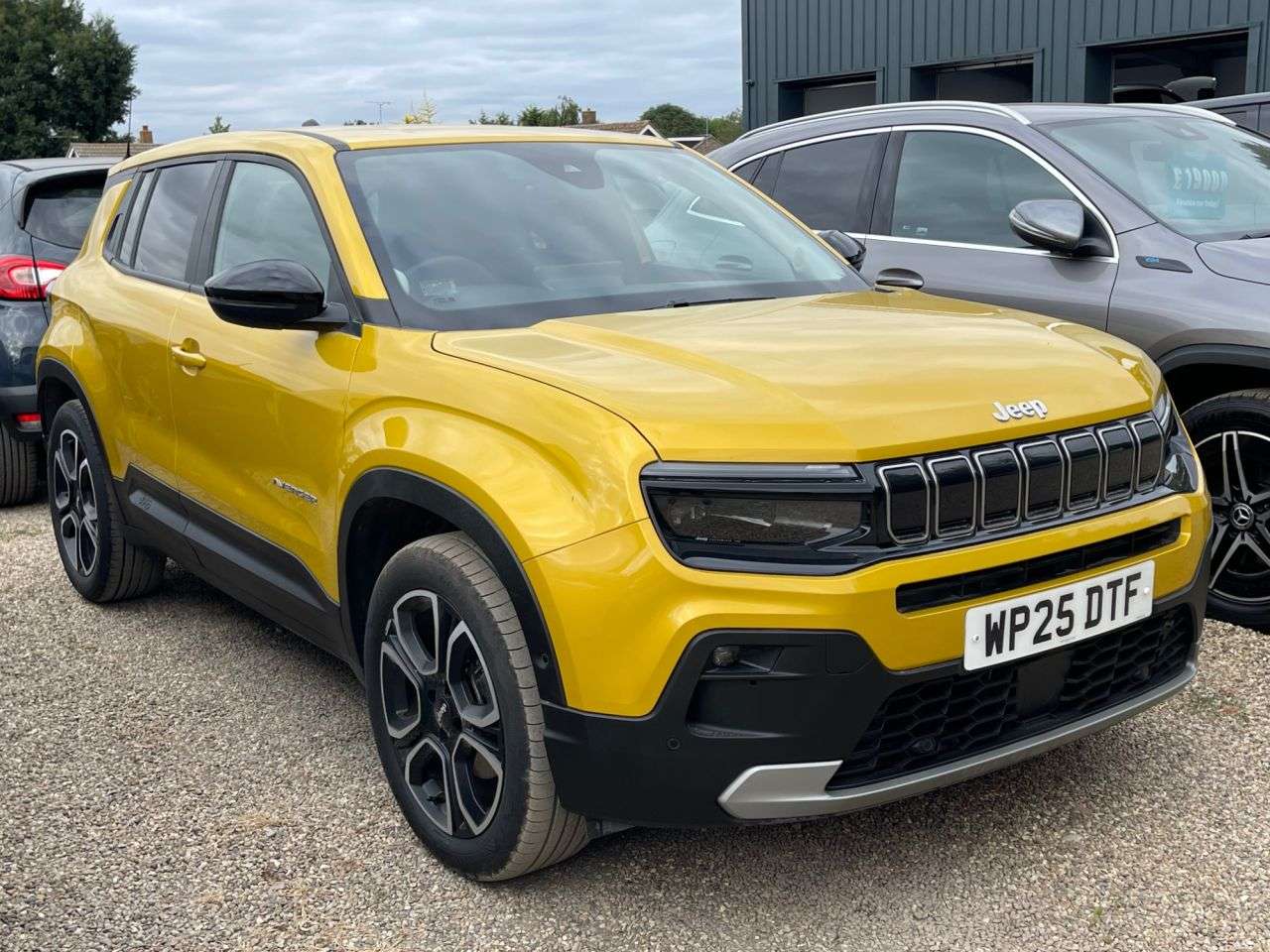 A 2025 JEEP AVENGER 1.2 e-Hybrid Summit SUV 5dr Petrol Hybrid e-DCT Euro 6 (s/s) (100 ps) A 2025 JEEP AVENGER 1.2 e-Hybrid Summit SUV 5dr Petrol Hybrid e-DCT Euro 6 (s/s) (100 ps)