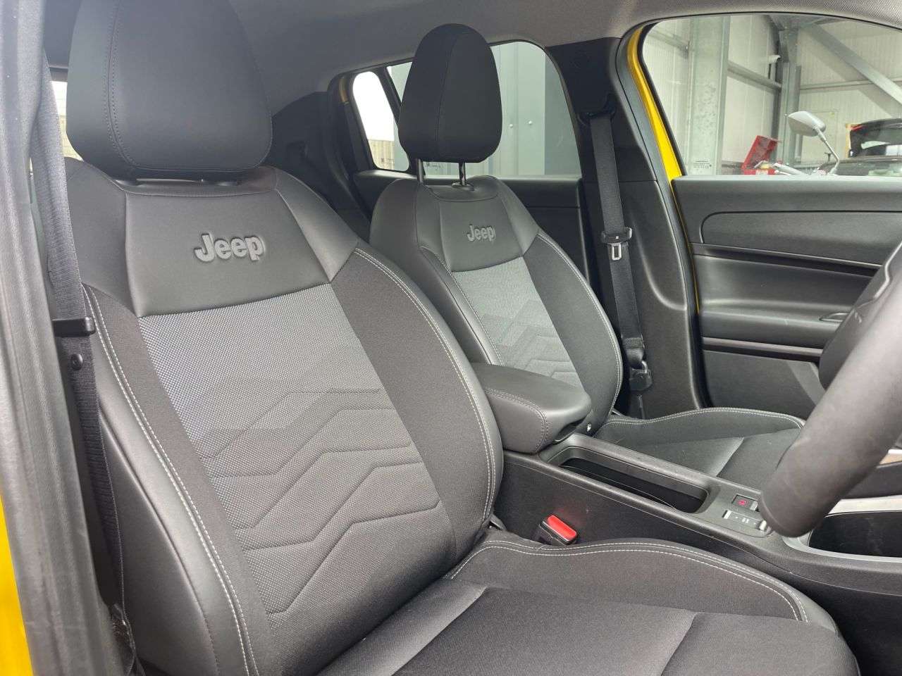 A 2025 JEEP AVENGER 1.2 e-Hybrid Summit SUV 5dr Petrol Hybrid e-DCT Euro 6 (s/s) (100 ps) A 2025 JEEP AVENGER 1.2 e-Hybrid Summit SUV 5dr Petrol Hybrid e-DCT Euro 6 (s/s) (100 ps)