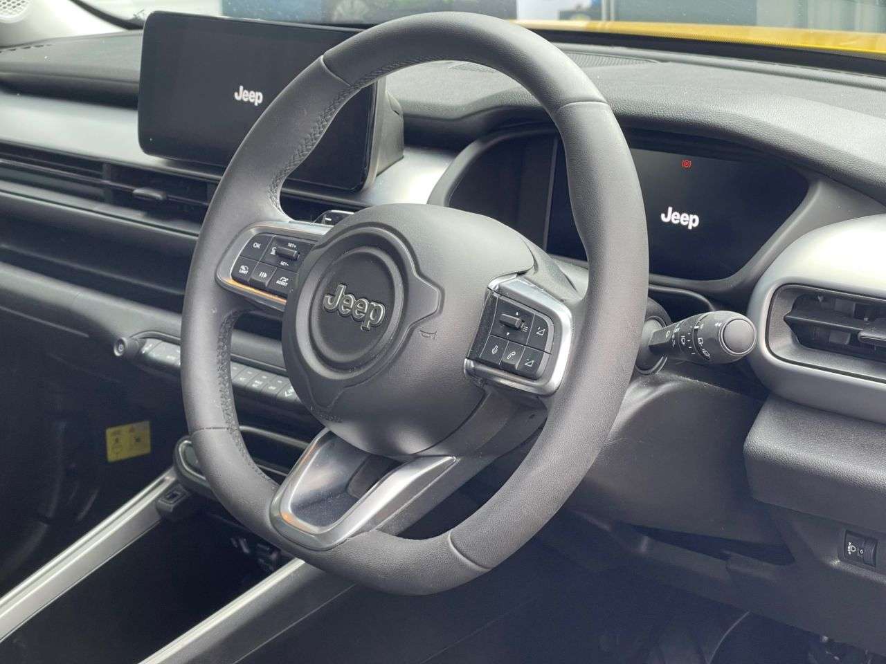 A 2025 JEEP AVENGER 1.2 e-Hybrid Summit SUV 5dr Petrol Hybrid e-DCT Euro 6 (s/s) (100 ps) A 2025 JEEP AVENGER 1.2 e-Hybrid Summit SUV 5dr Petrol Hybrid e-DCT Euro 6 (s/s) (100 ps)