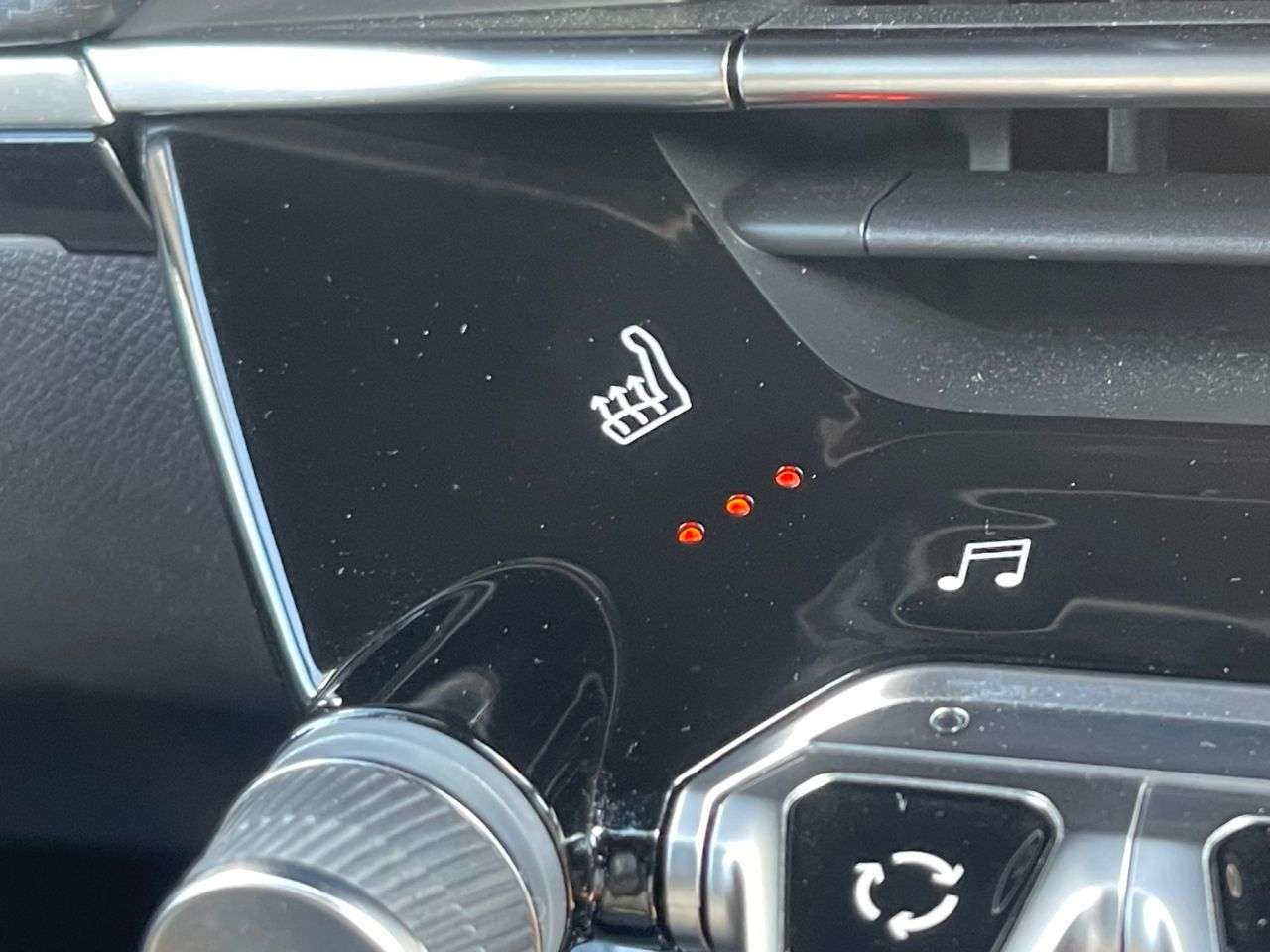 A 2022 PEUGEOT E-2008 50kWh GT SUV 5dr Electric Auto (7kW Charger) (136 ps) A 2022 PEUGEOT E-2008 50kWh GT SUV 5dr Electric Auto (7kW Charger) (136 ps)