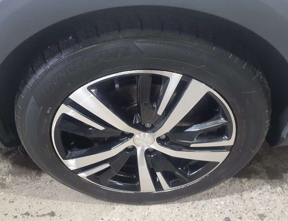 2021 PEUGEOT 5008 2021 PEUGEOT 5008