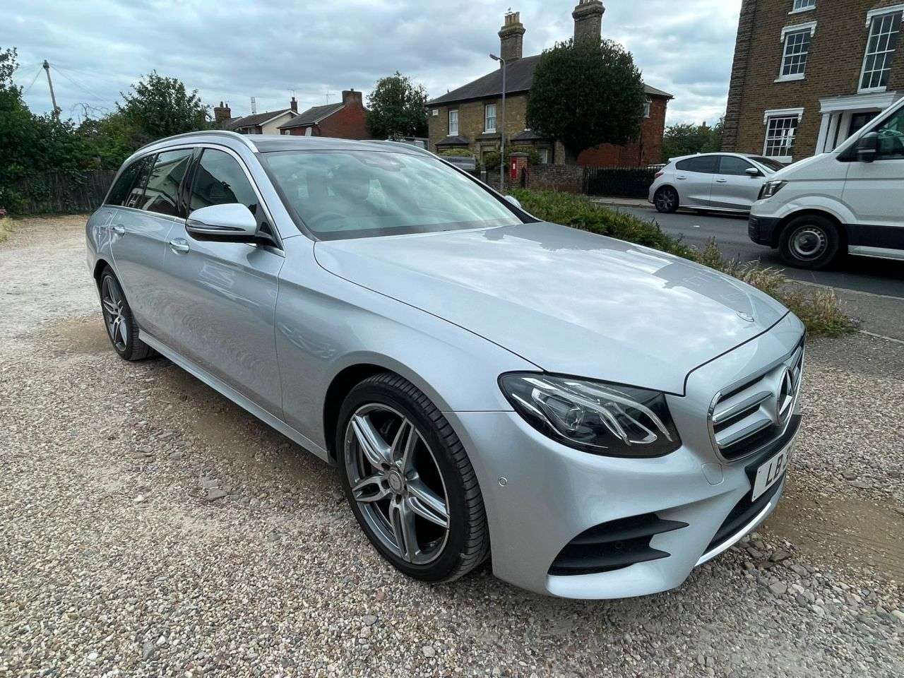 A 2016 MERCEDES-BENZ E CLASS 2.0 E220d AMG Line (Premium) Estate 5dr Diesel G-Tronic+ Euro 6 (s/s) (194 A 2016 MERCEDES-BENZ E CLASS 2.0 E220d AMG Line (Premium) Estate 5dr Diesel G-Tronic+ Euro 6 (s/s) (194