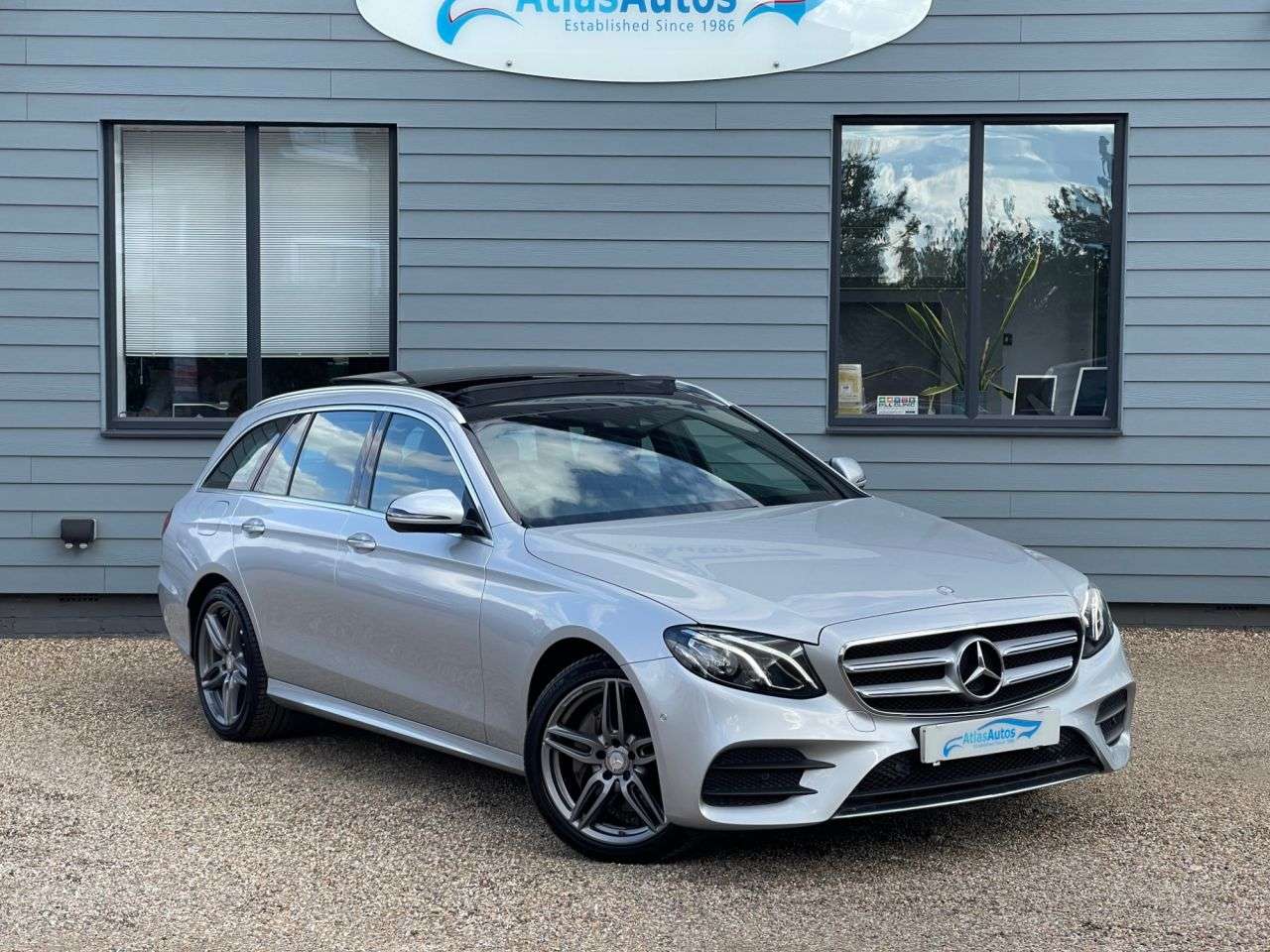 A 2016 MERCEDES-BENZ E CLASS 2.0 E220d AMG Line (Premium) Estate 5dr Diesel G-Tronic+ Euro 6 (s/s) (194 A 2016 MERCEDES-BENZ E CLASS 2.0 E220d AMG Line (Premium) Estate 5dr Diesel G-Tronic+ Euro 6 (s/s) (194