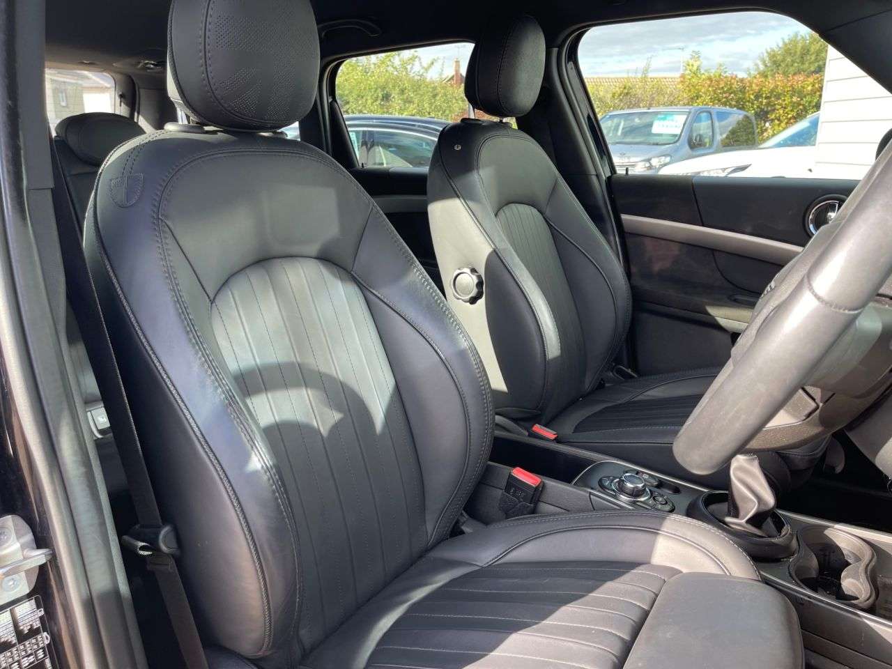 A 2021 MINI COUNTRYMAN 1.5 Cooper Exclusive SUV 5dr Petrol Manual Euro 6 (s/s) (136 ps) A 2021 MINI COUNTRYMAN 1.5 Cooper Exclusive SUV 5dr Petrol Manual Euro 6 (s/s) (136 ps)