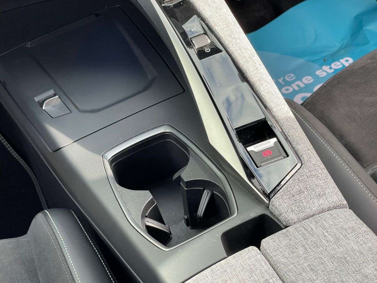 2024 PEUGEOT 3008 2024 PEUGEOT 3008