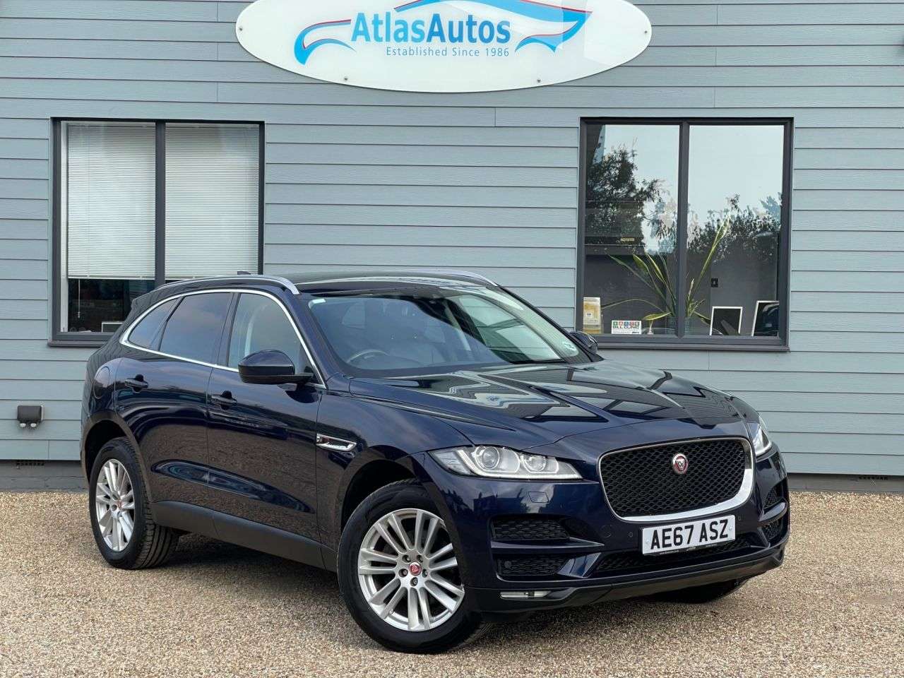 A 2017 JAGUAR F-PACE 0.0L REAR CAMERA, HEATED LEATHER SEATS A 2017 JAGUAR F-PACE 0.0L REAR CAMERA, HEATED LEATHER SEATS