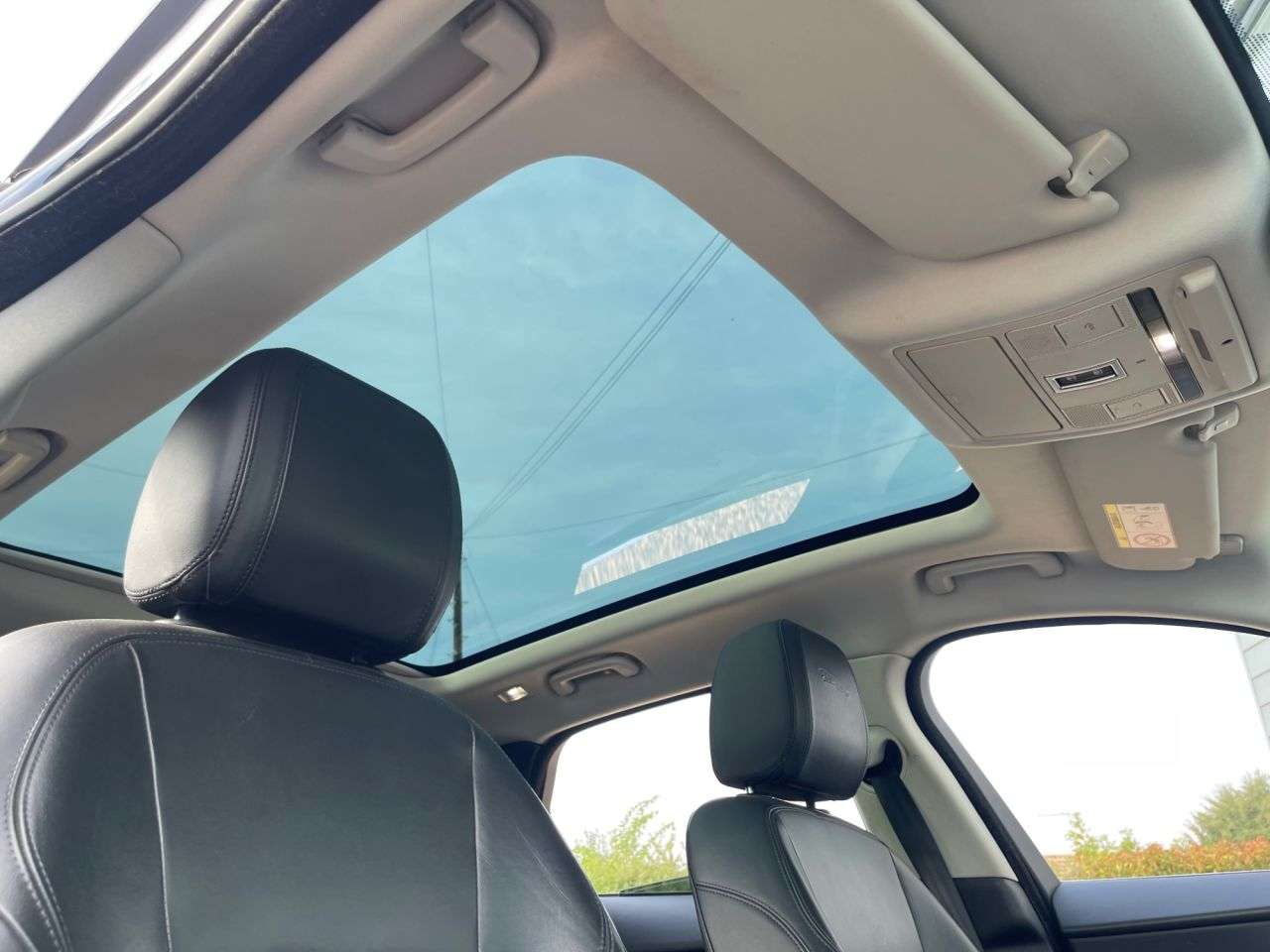 A 2017 JAGUAR F-PACE 0.0L REAR CAMERA, HEATED LEATHER SEATS A 2017 JAGUAR F-PACE 0.0L REAR CAMERA, HEATED LEATHER SEATS