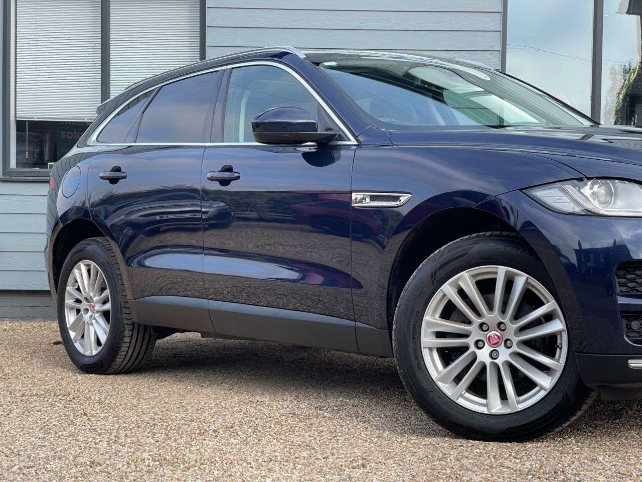 2017 JAGUAR F-PACE 2017 JAGUAR F-PACE