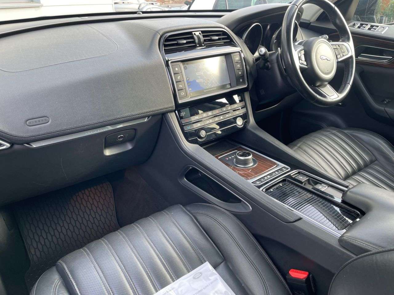 2017 JAGUAR F-PACE 2017 JAGUAR F-PACE