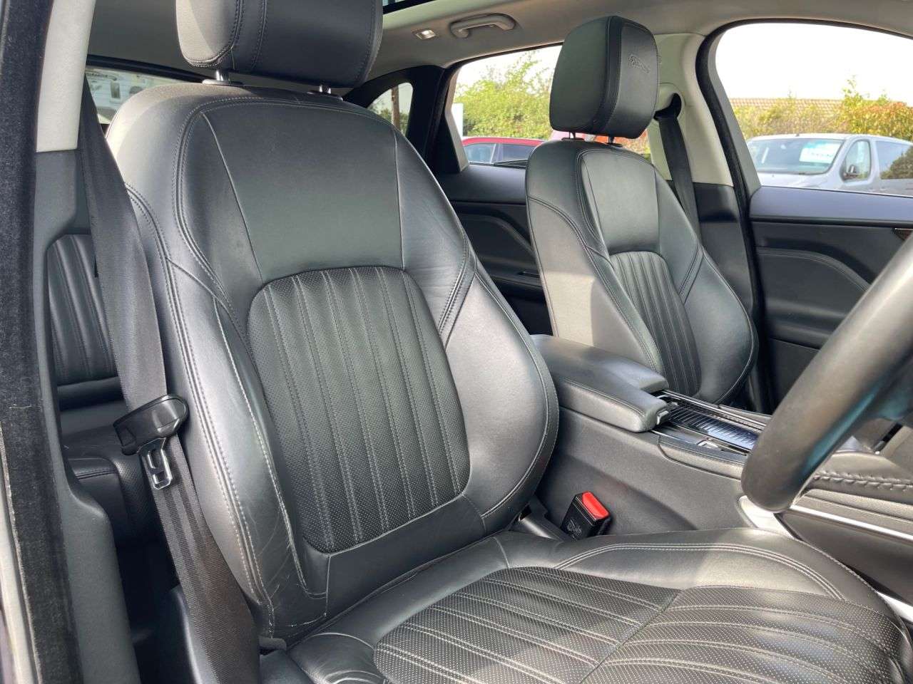 2017 JAGUAR F-PACE 2017 JAGUAR F-PACE