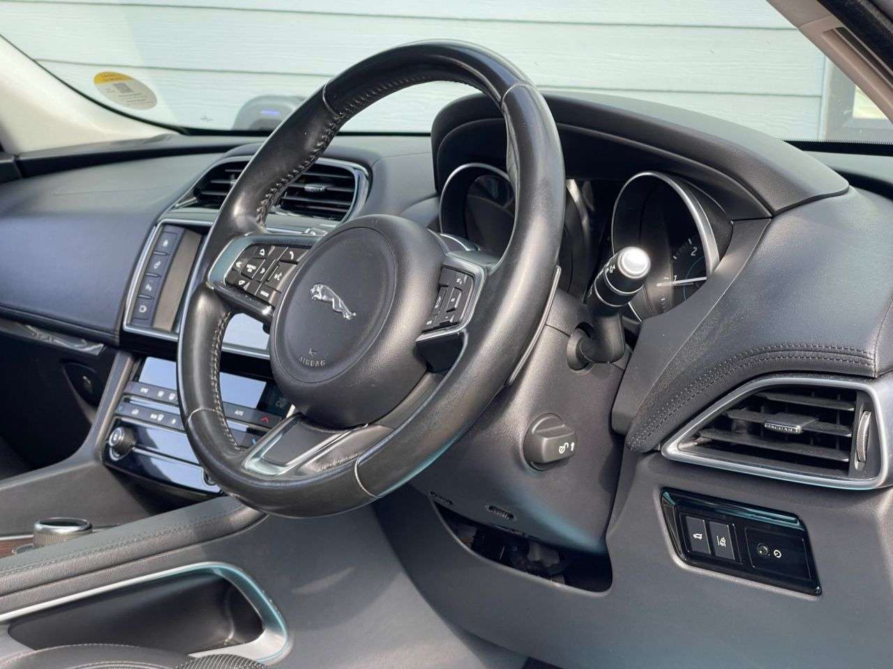2017 JAGUAR F-PACE 2017 JAGUAR F-PACE