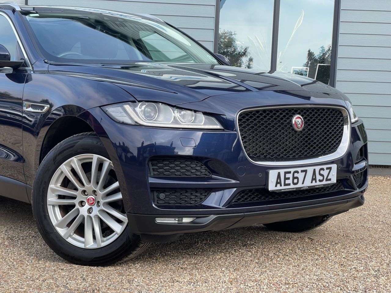 2017 JAGUAR F-PACE 2017 JAGUAR F-PACE