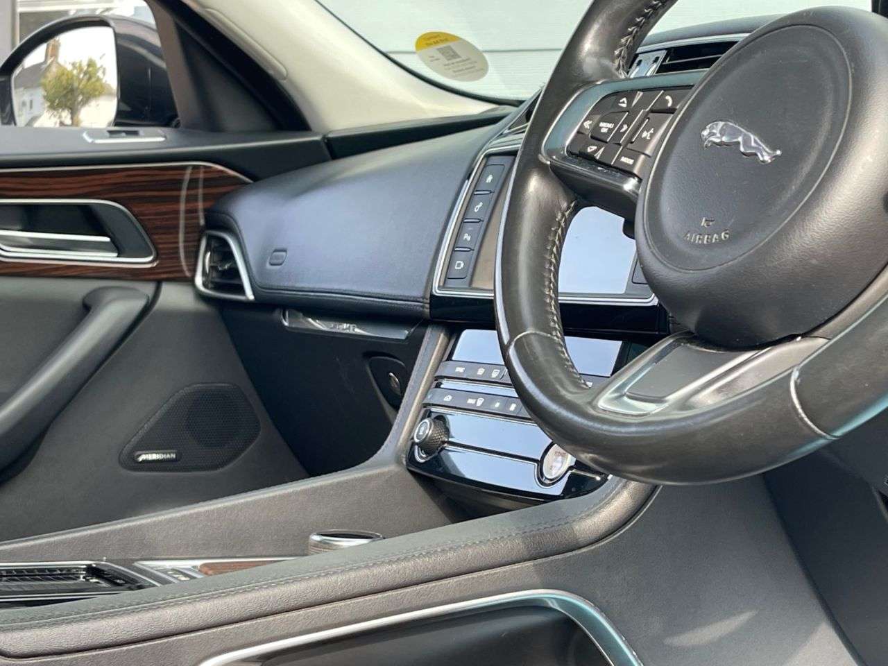 2017 JAGUAR F-PACE 2017 JAGUAR F-PACE