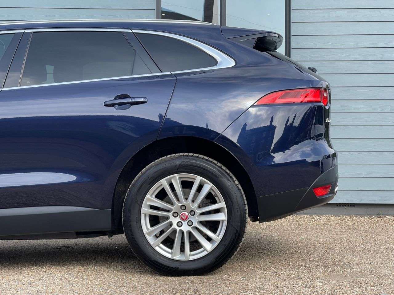 2017 JAGUAR F-PACE 2017 JAGUAR F-PACE