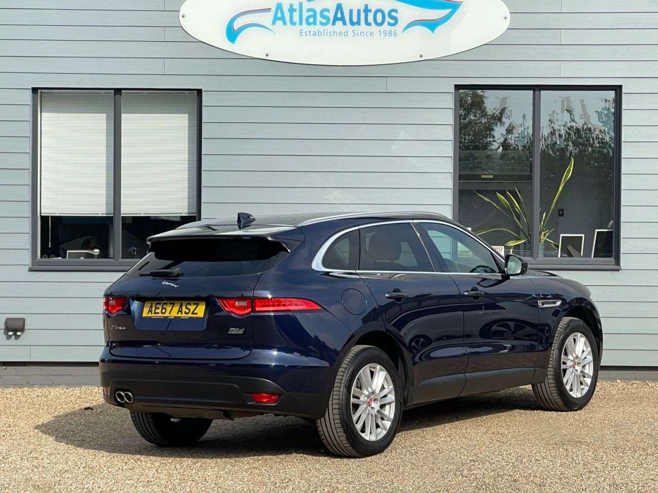 2017 JAGUAR F-PACE 2017 JAGUAR F-PACE