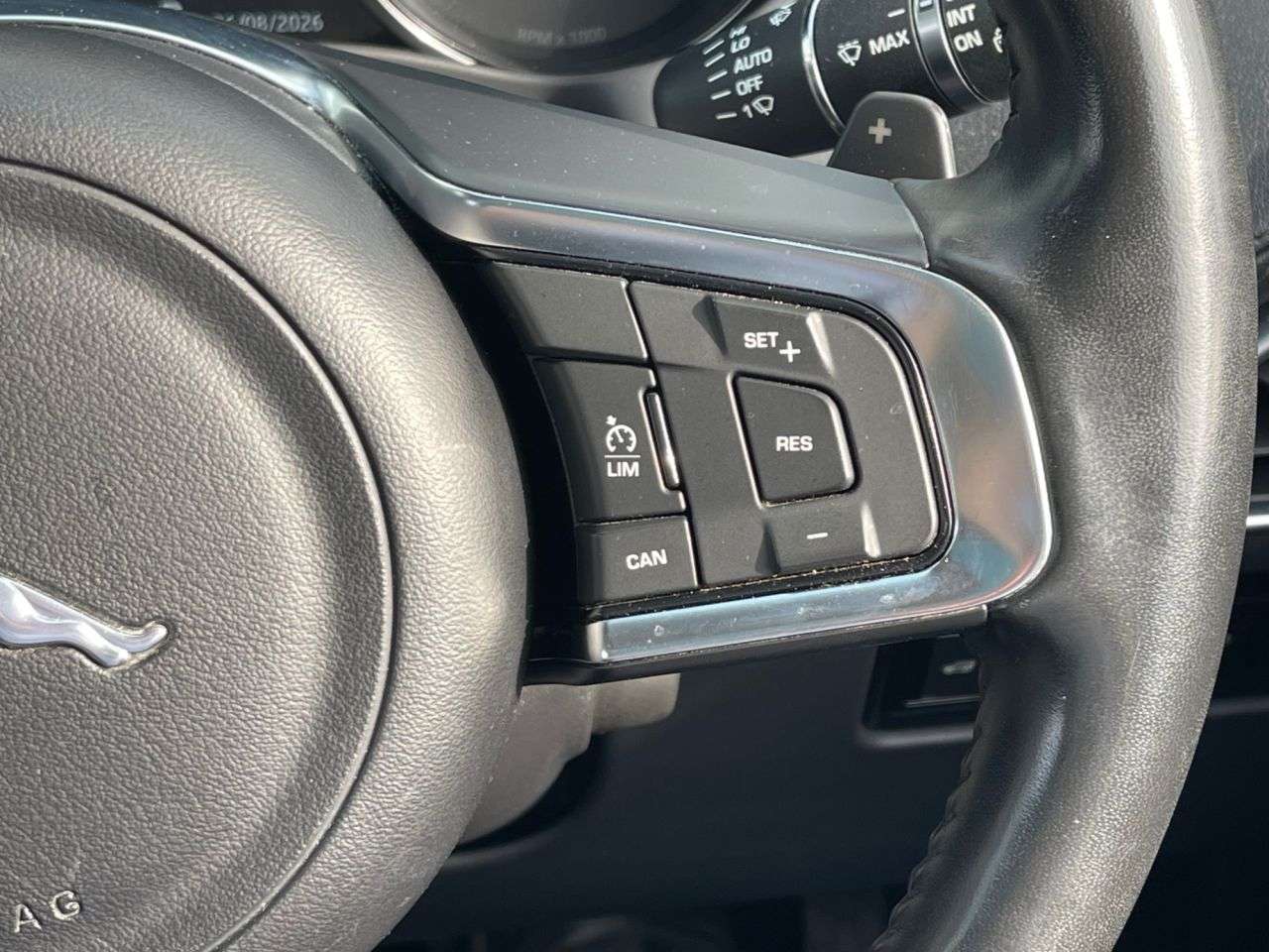 2017 JAGUAR F-PACE 2017 JAGUAR F-PACE