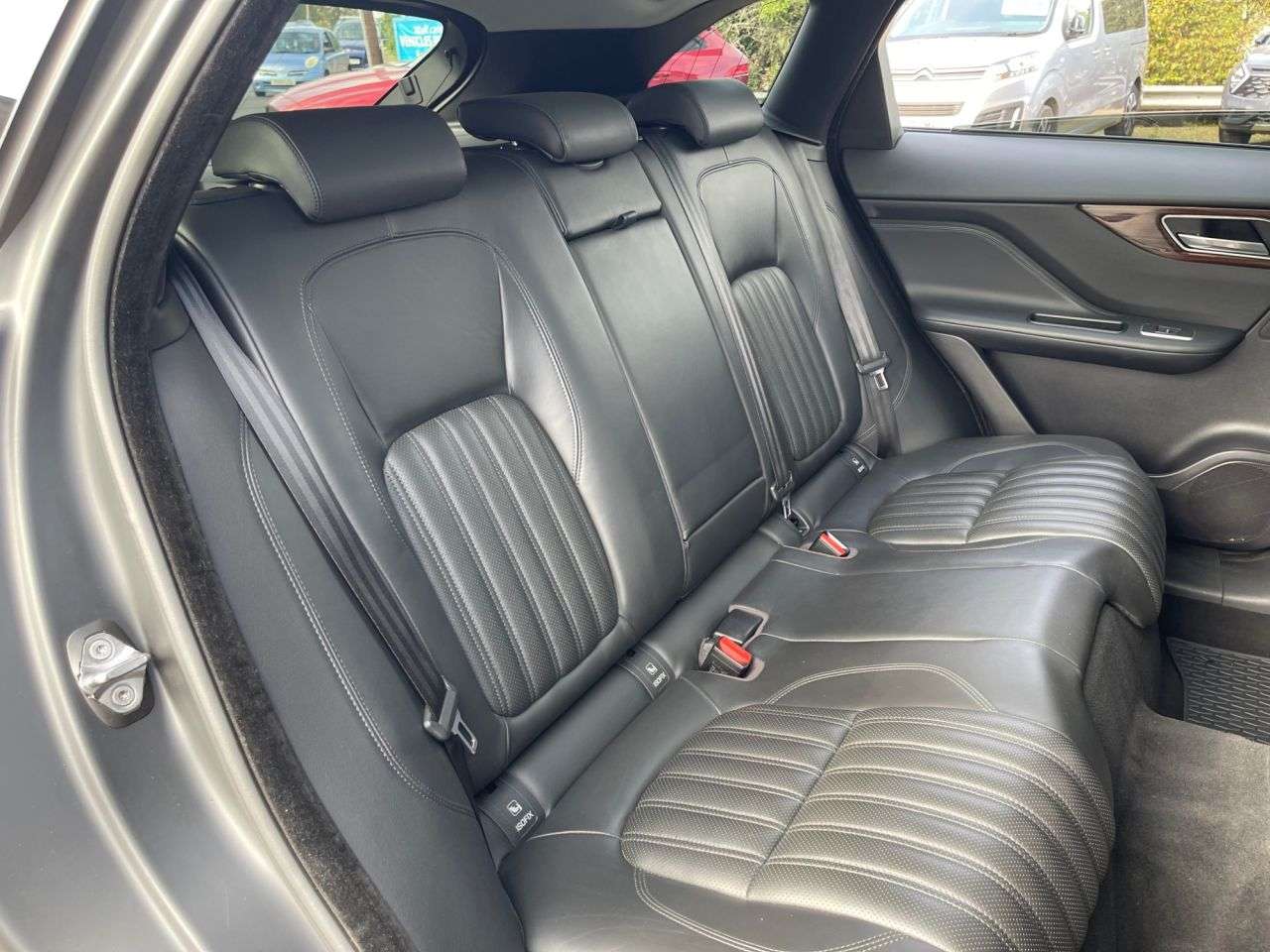 2017 JAGUAR F-PACE 2017 JAGUAR F-PACE
