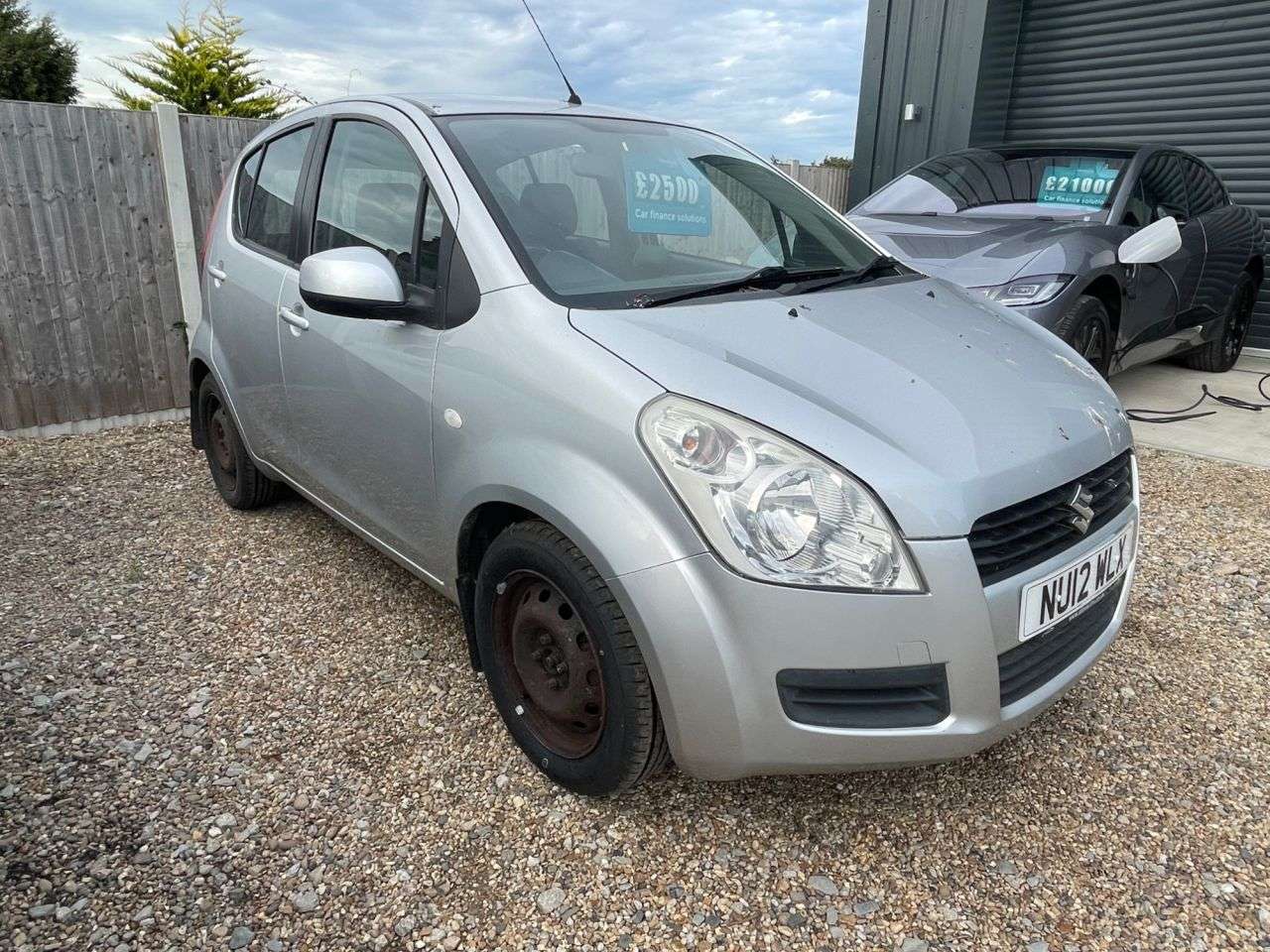 A 2012 SUZUKI SPLASH 1.0 12V SZ2 MPV 5dr Petrol Manual Euro 5 (68 ps) 4 New Tyres A 2012 SUZUKI SPLASH 1.0 12V SZ2 MPV 5dr Petrol Manual Euro 5 (68 ps) 4 New Tyres