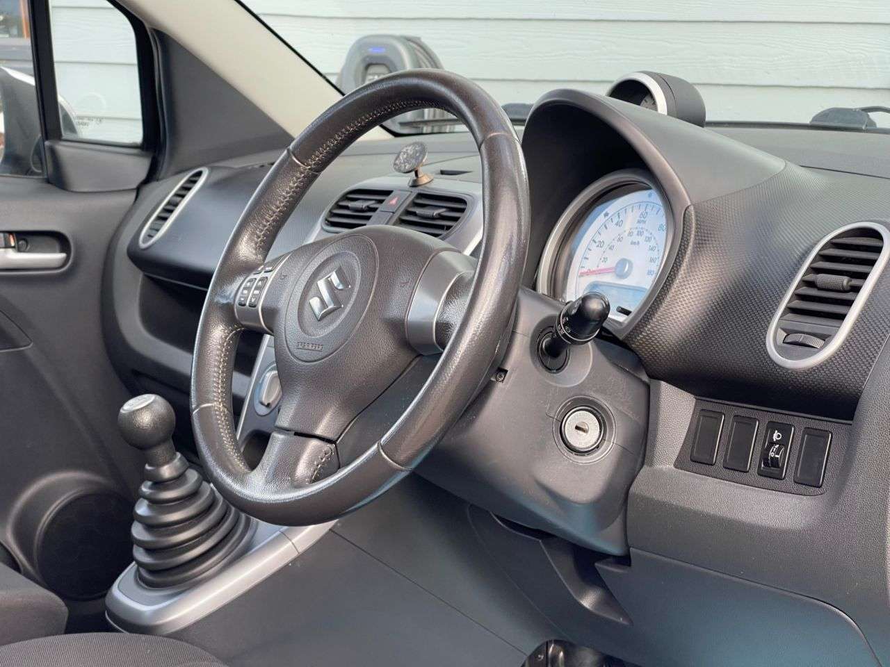 A 2012 SUZUKI SPLASH 1.0 12V SZ2 MPV 5dr Petrol Manual Euro 5 (68 ps) 4 New Tyres A 2012 SUZUKI SPLASH 1.0 12V SZ2 MPV 5dr Petrol Manual Euro 5 (68 ps) 4 New Tyres
